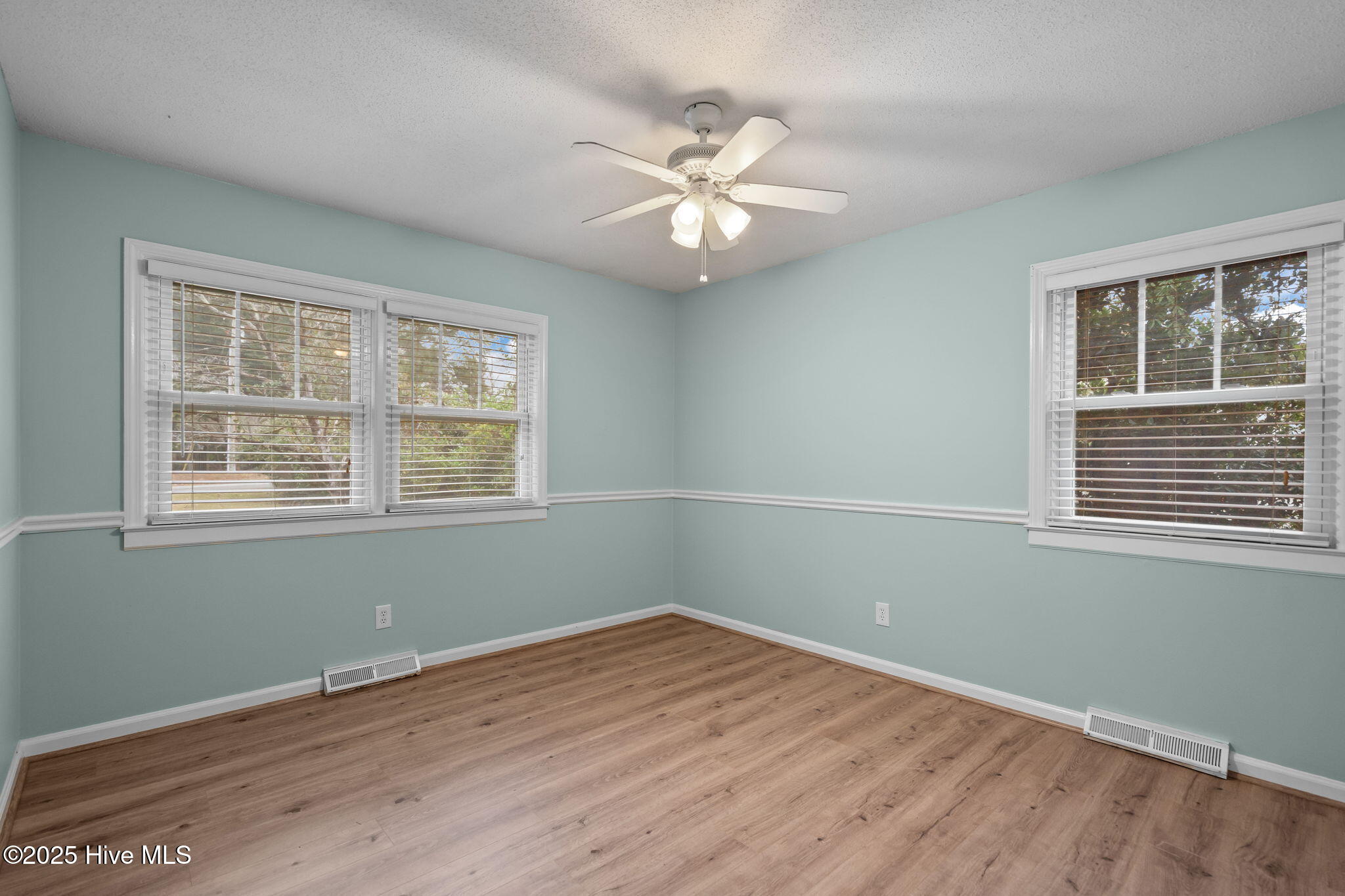 100542917 | Photo 29