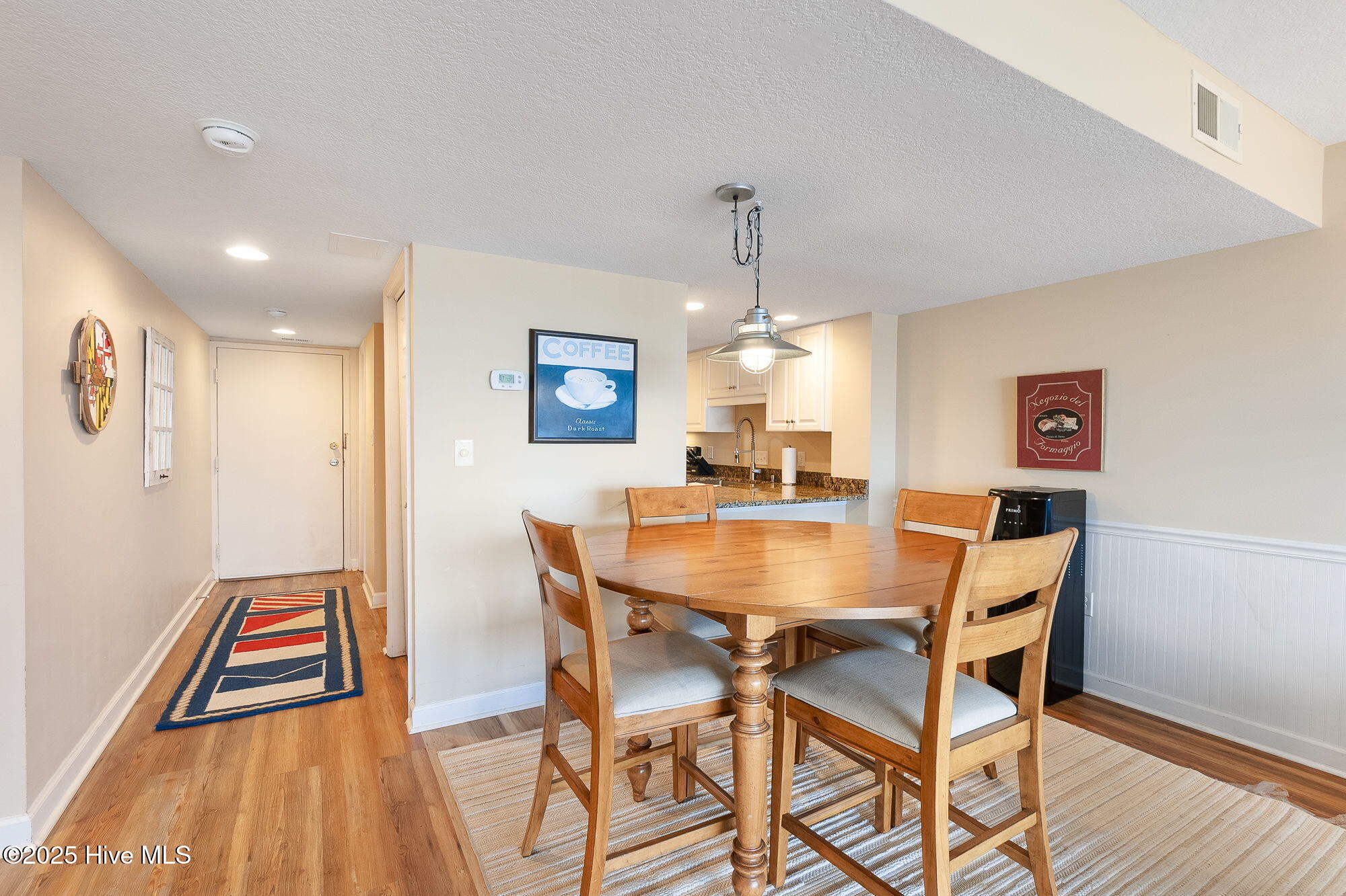 100544283 | Photo 21