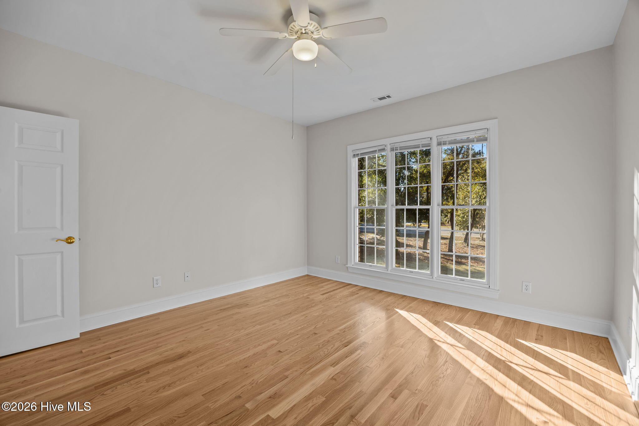 100548022 | Photo 31