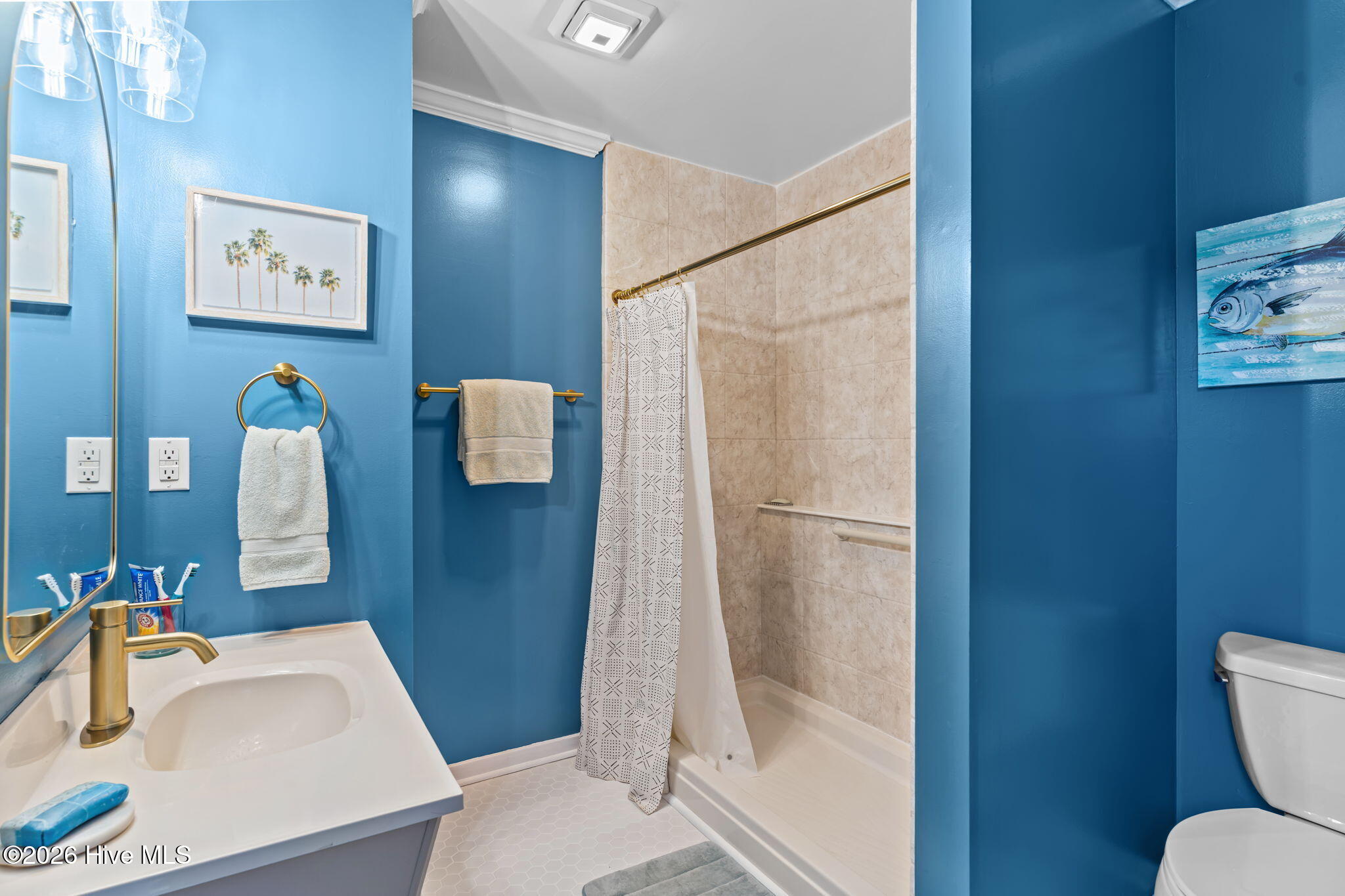 100557804 | Photo 17