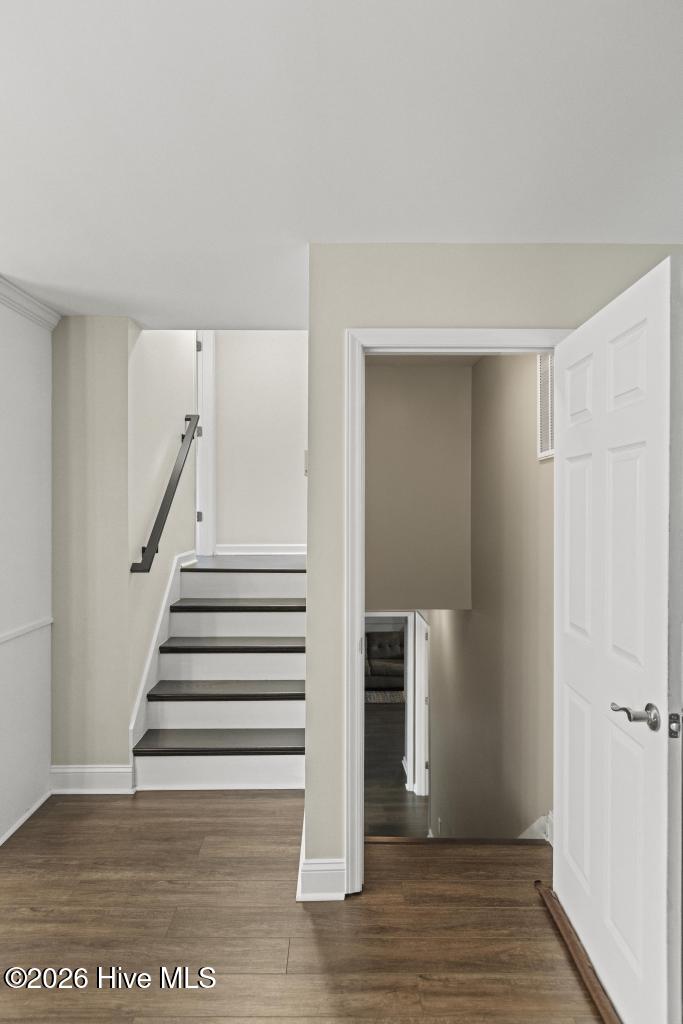 100570465 | Photo 18