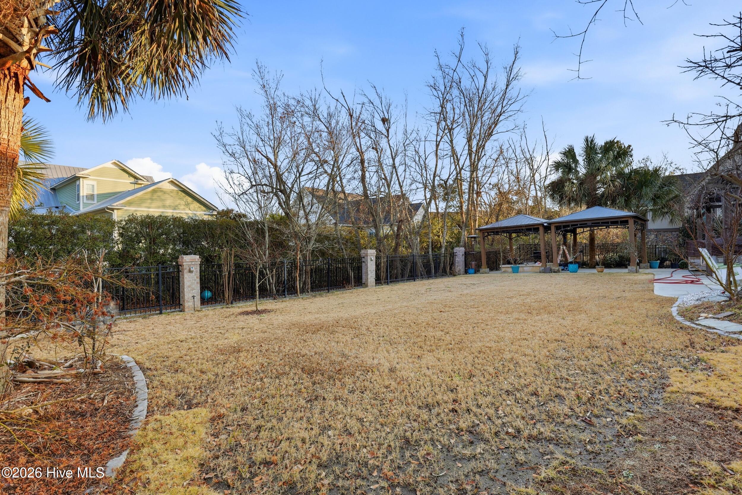 100567048 | Photo 37