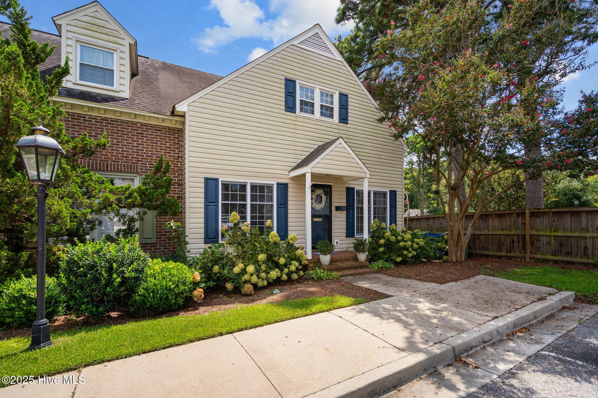 15 Saint Marys Place, Wilmington, NC 28403 – photo 2: 76-web-or-mls-DSC00434