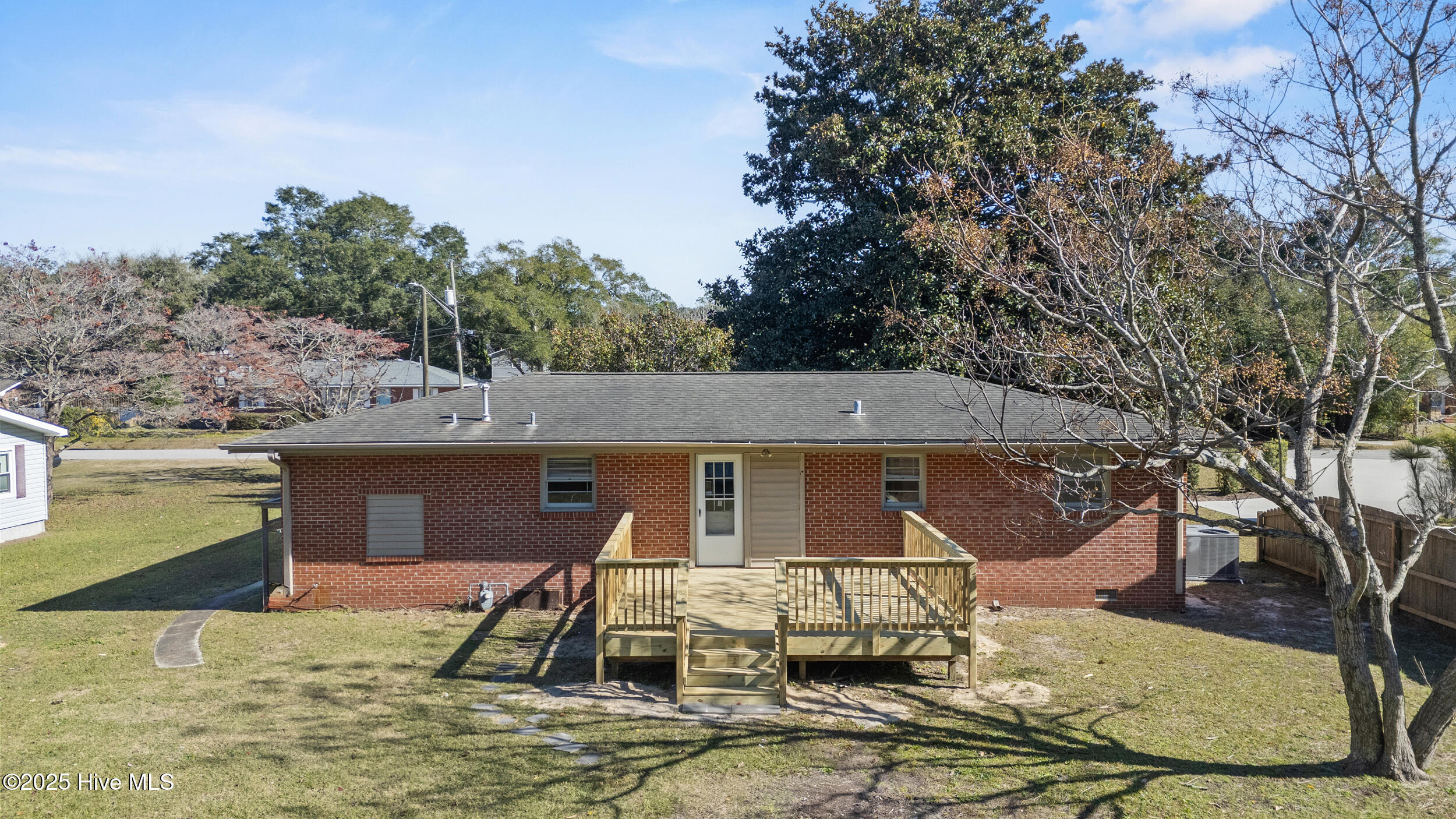 100541080 | Photo 34