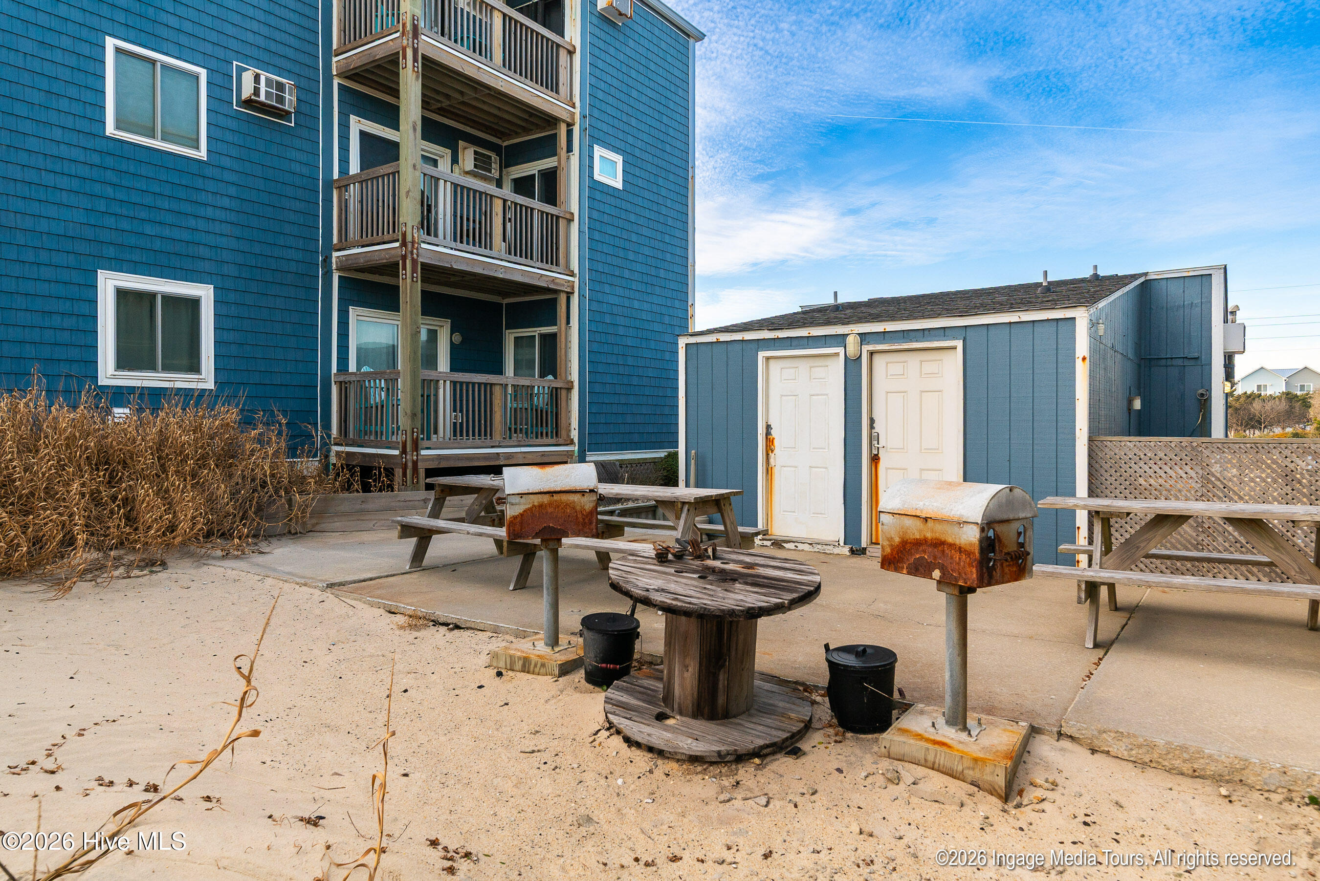 100548711 | Photo 17