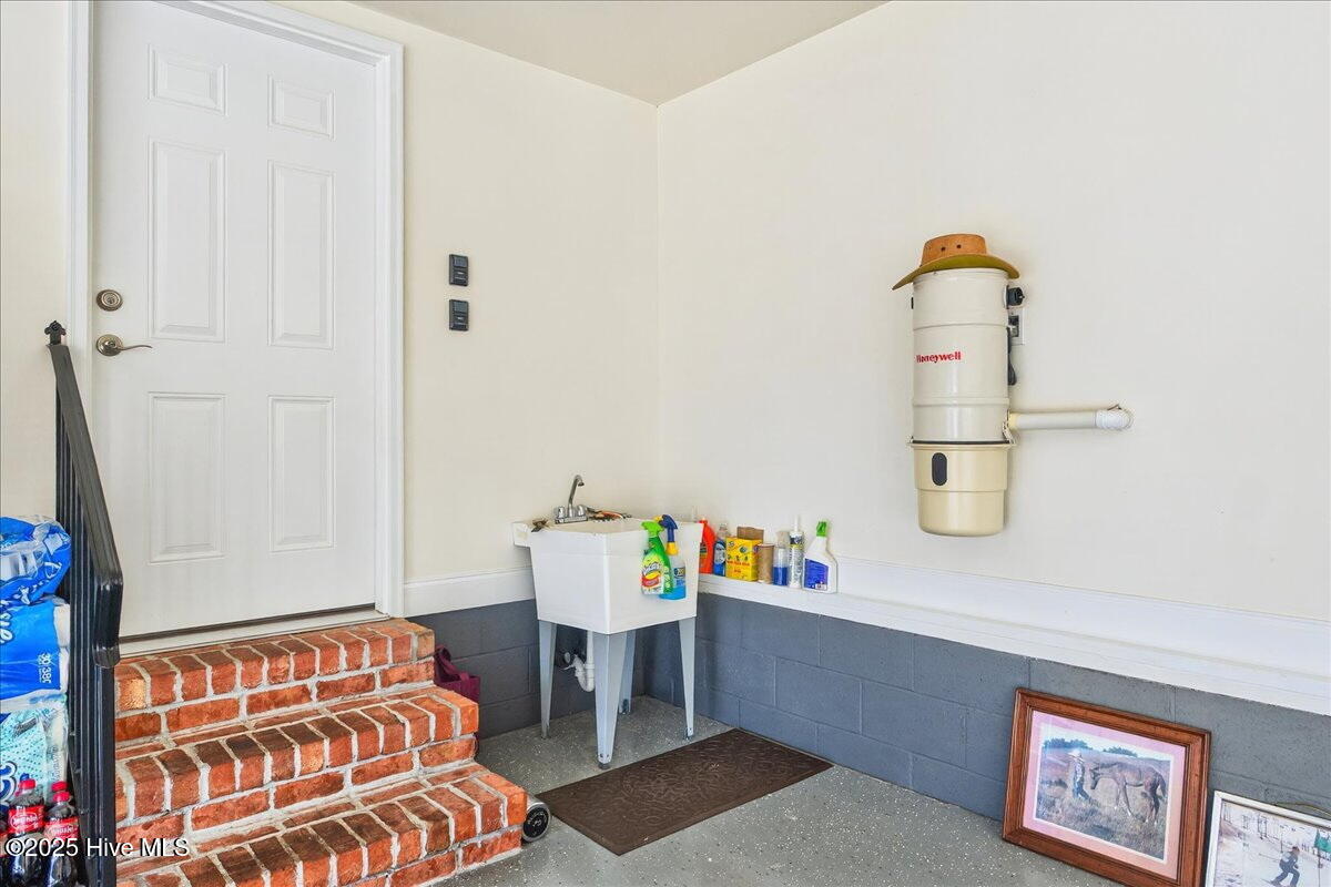 100534521 | Photo 39