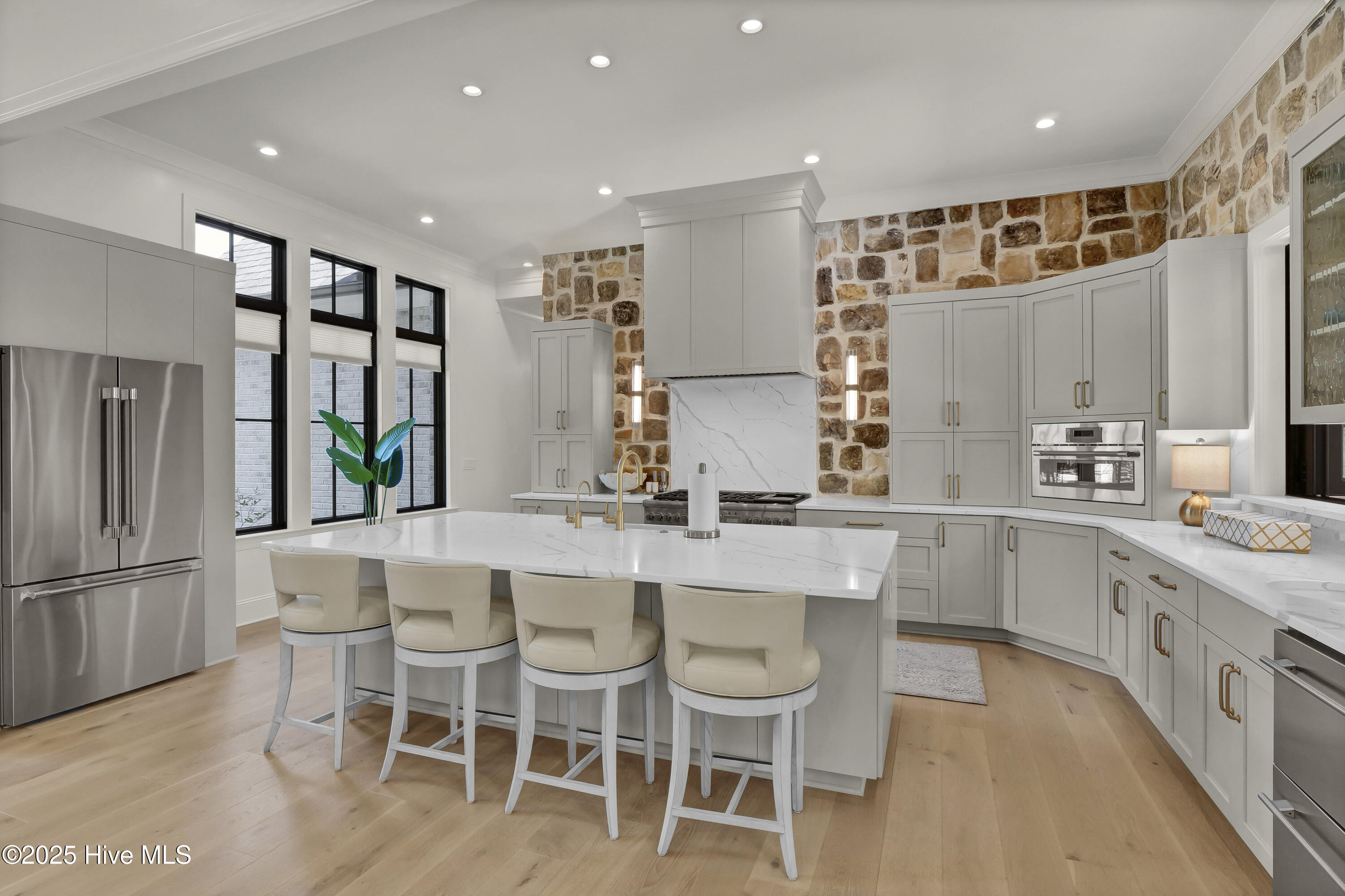 100532496 | Photo 22