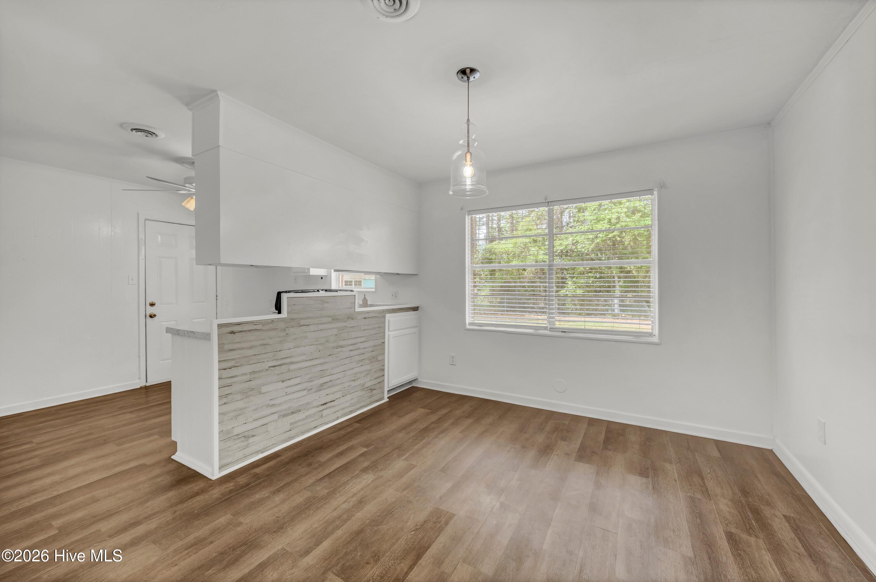 100566931 | Photo 17