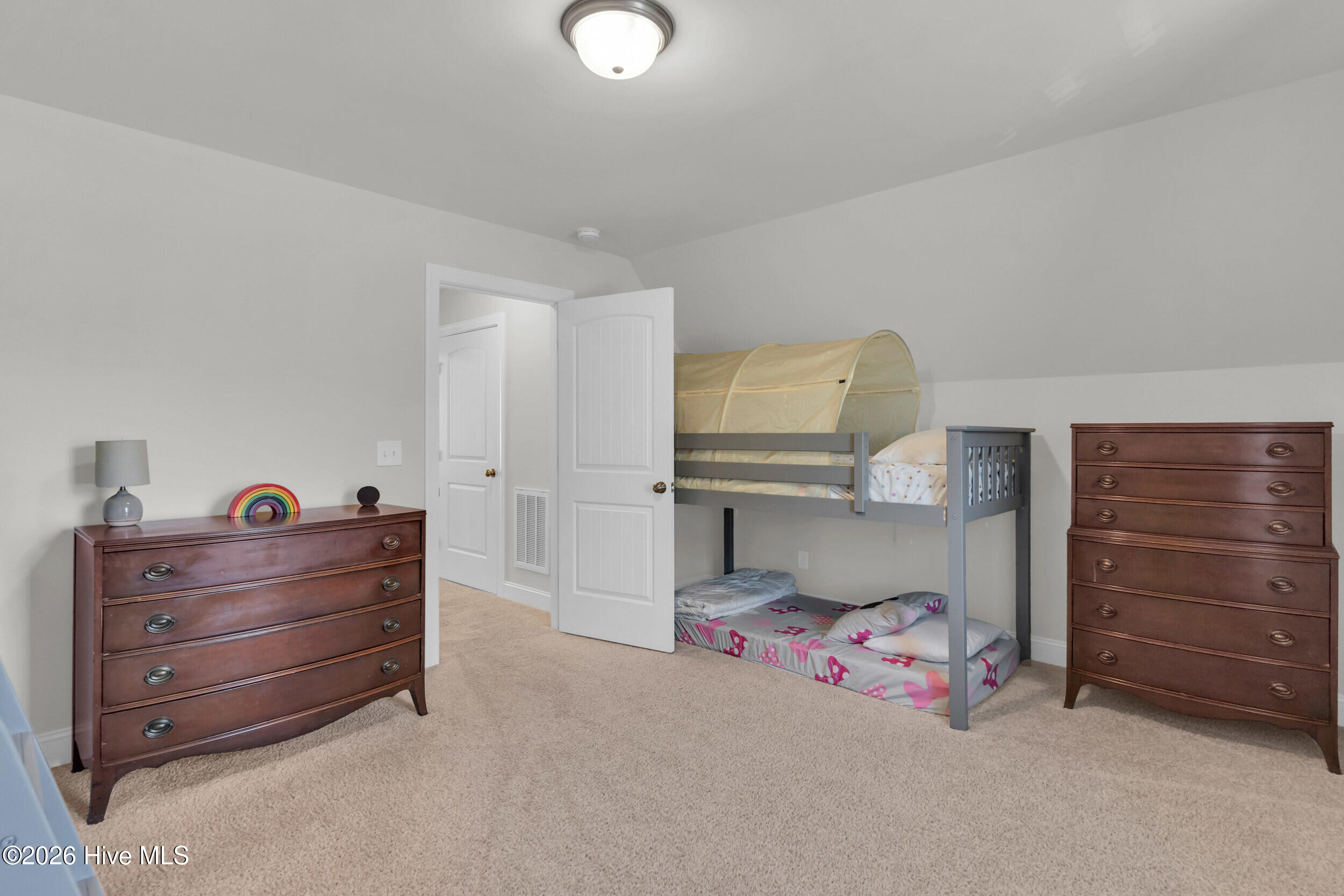 100548282 | Photo 21