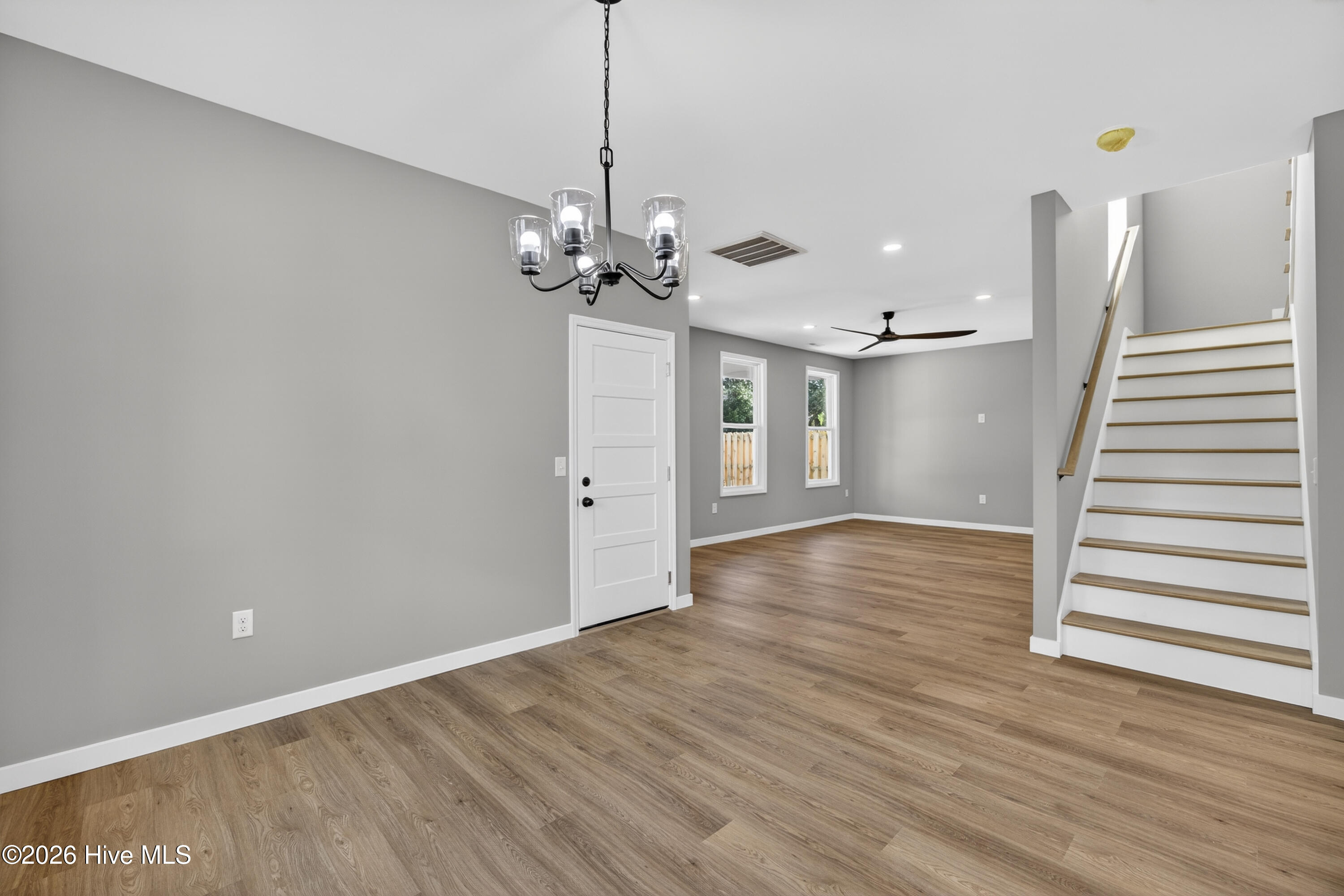 100550006 | Photo 12