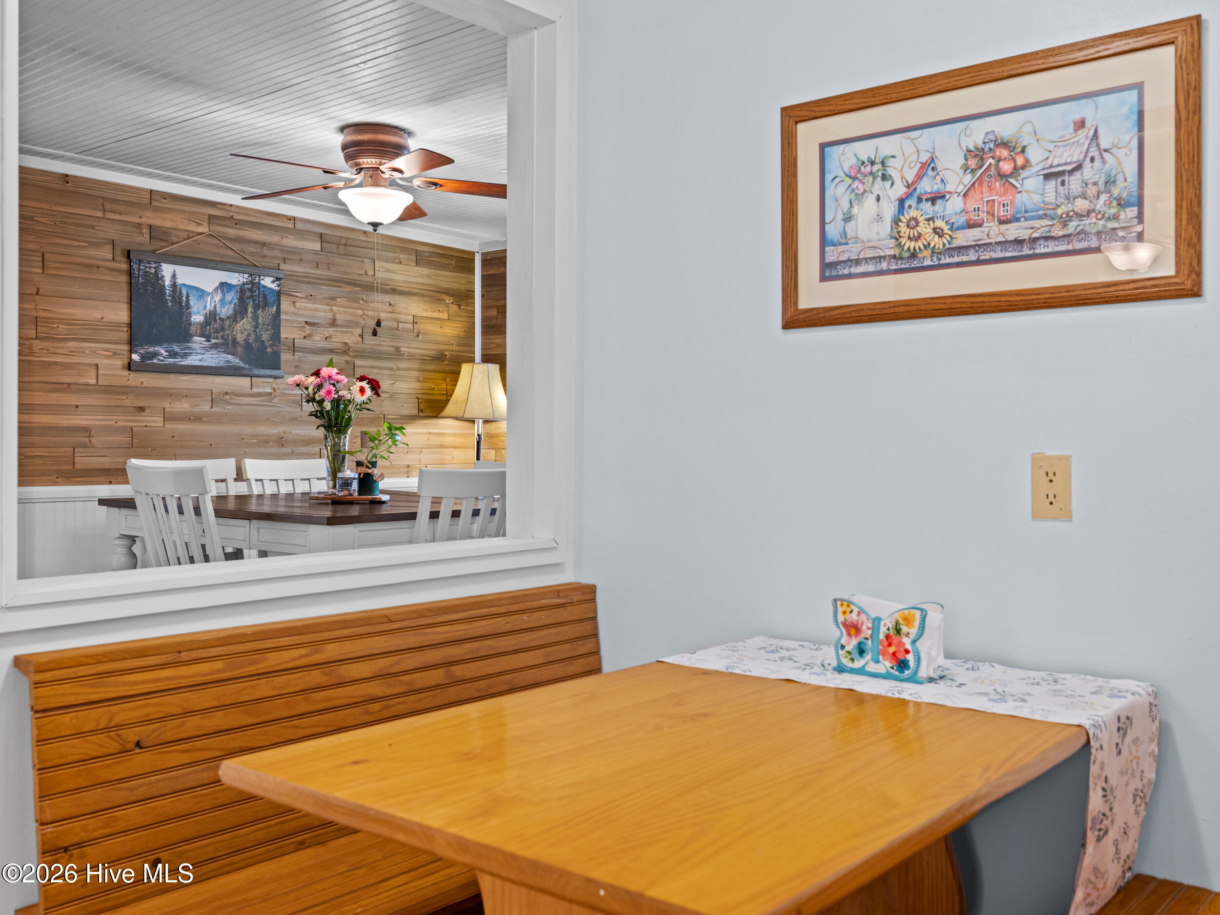 100556387 | Photo 15