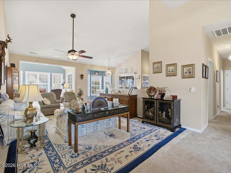 100548823 | Photo 11