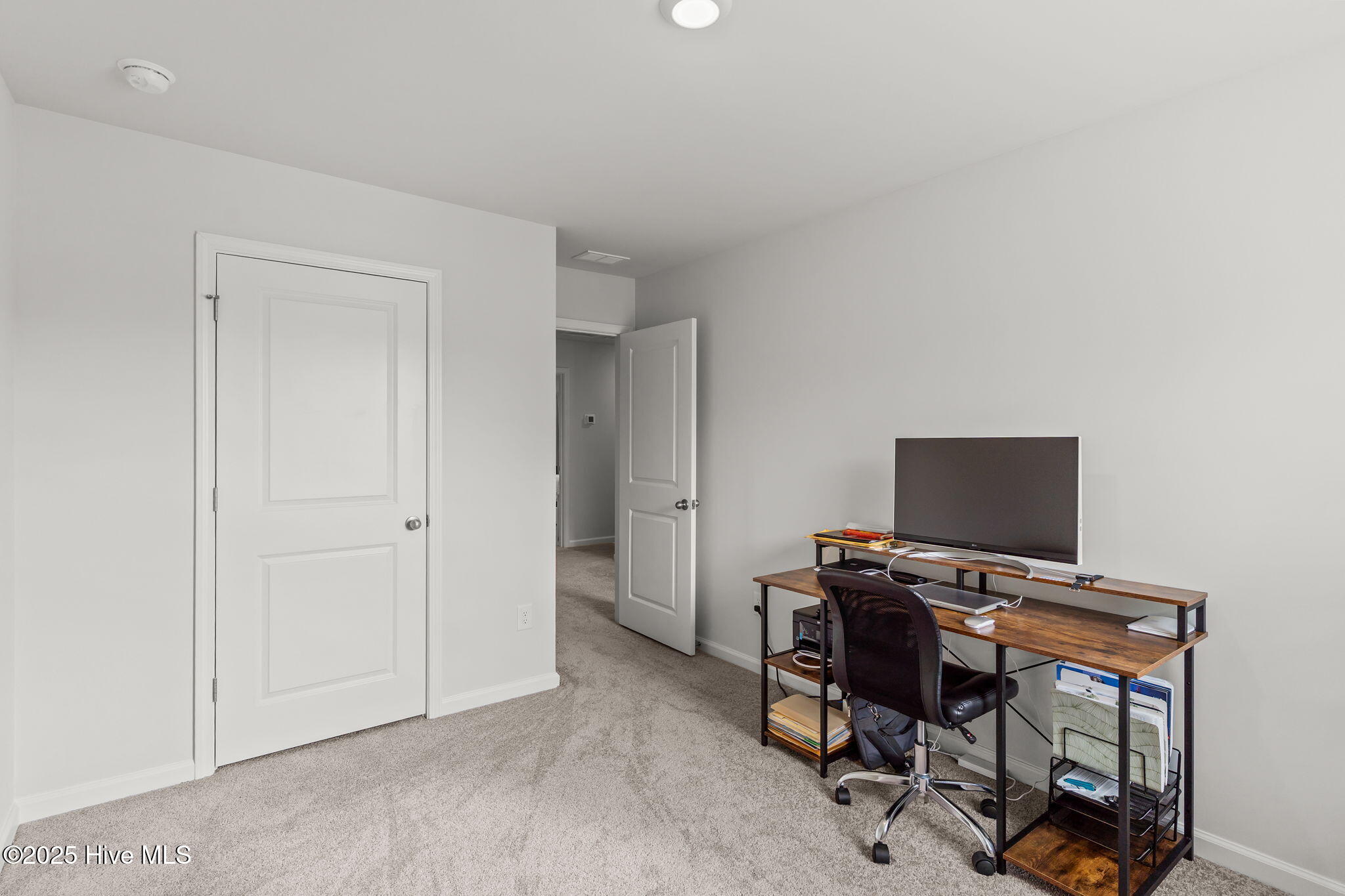 100526308 | Photo 26