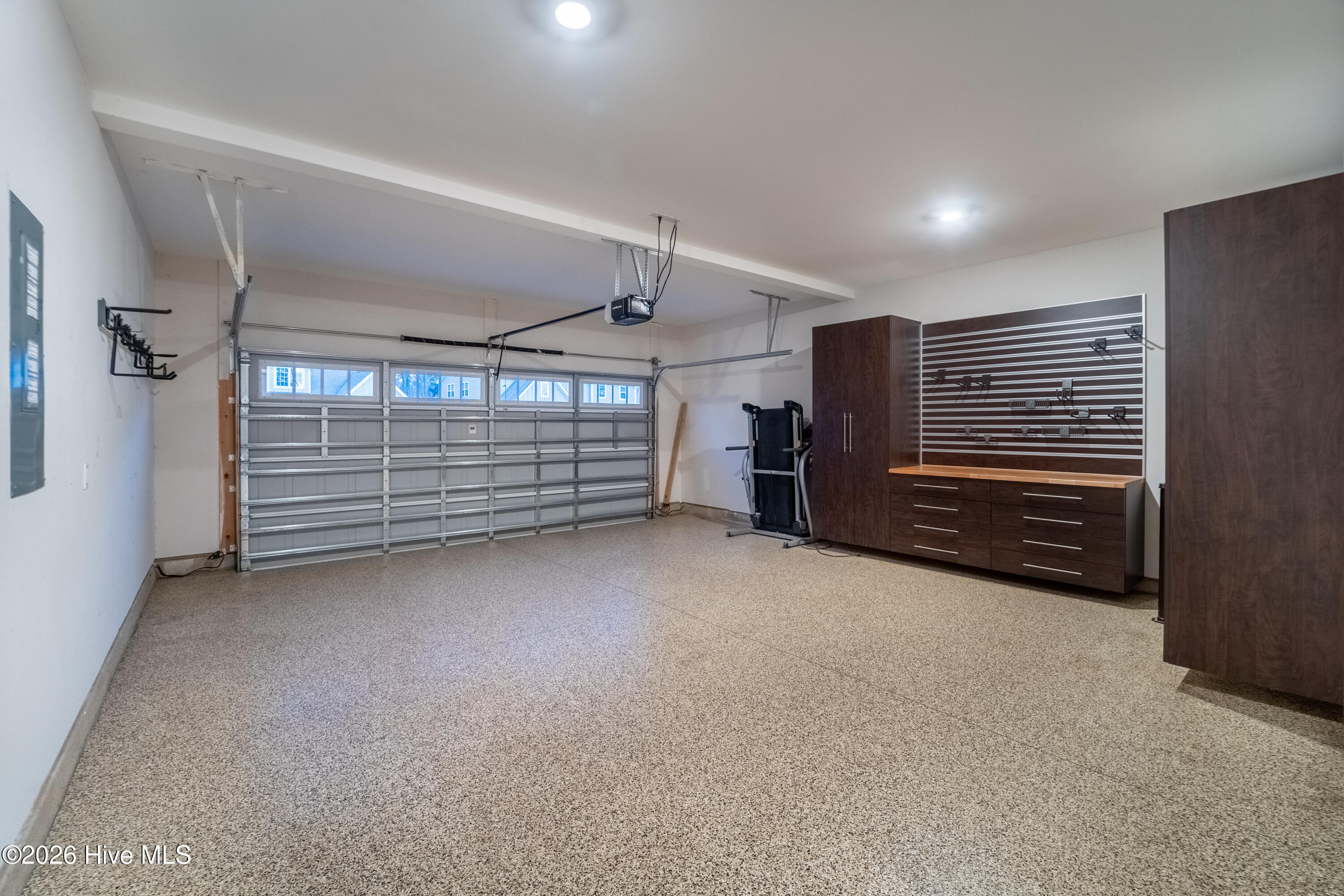 100553861 | Photo 30