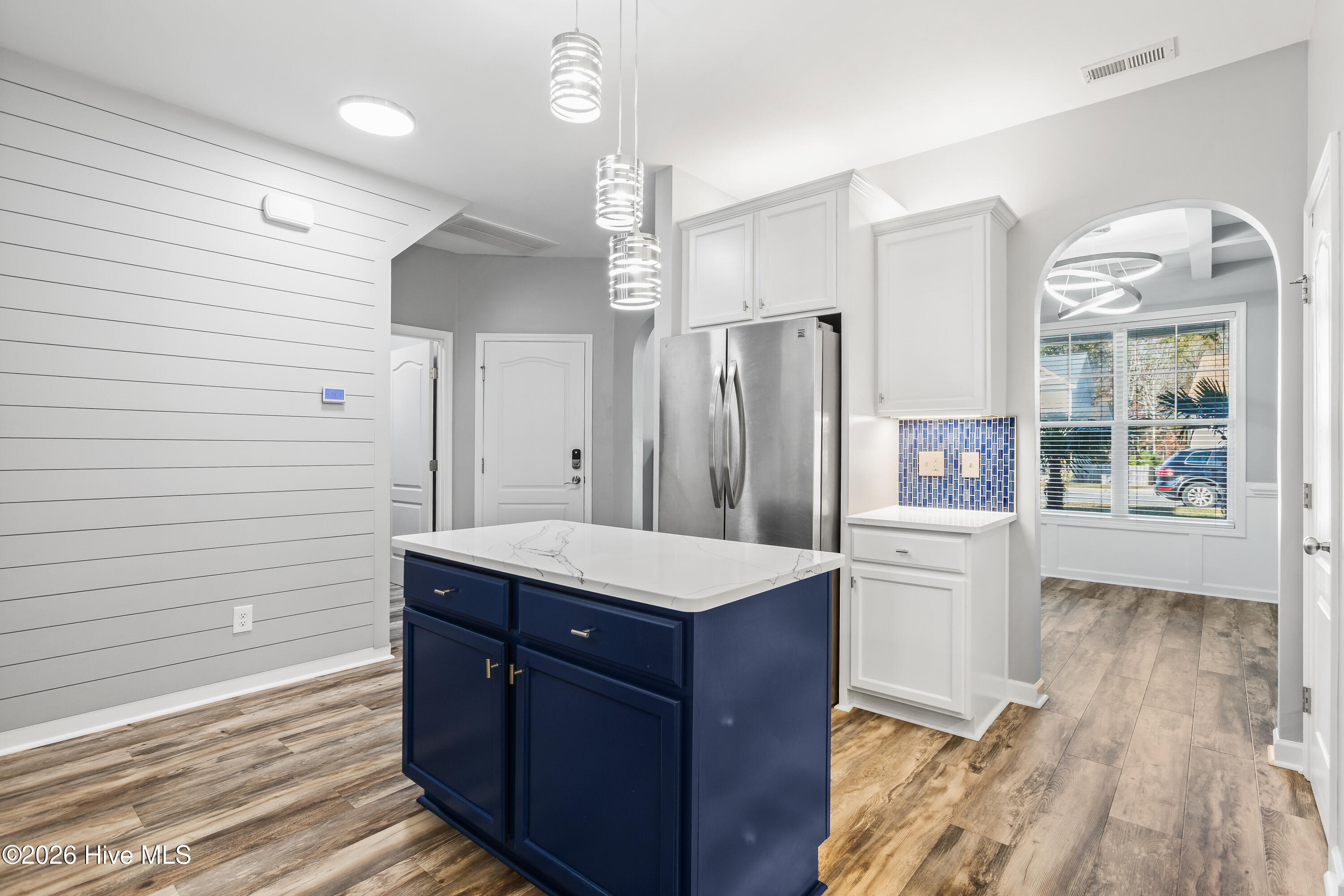 100551493 | Photo 12