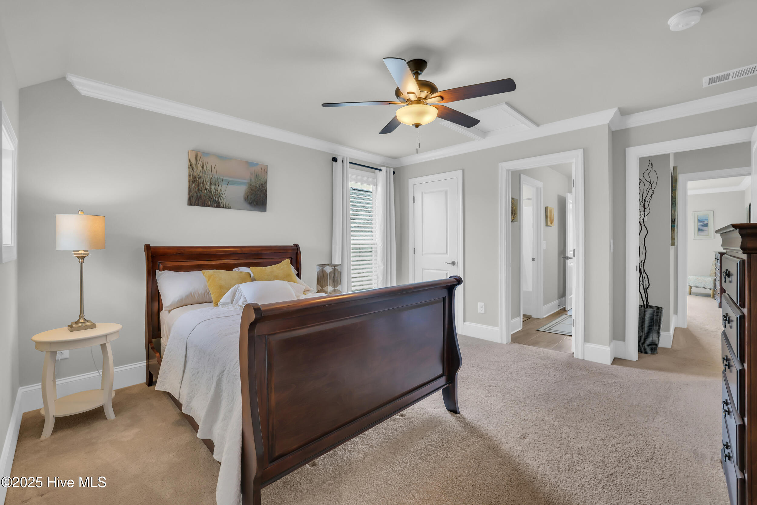 100502745 | Photo 30