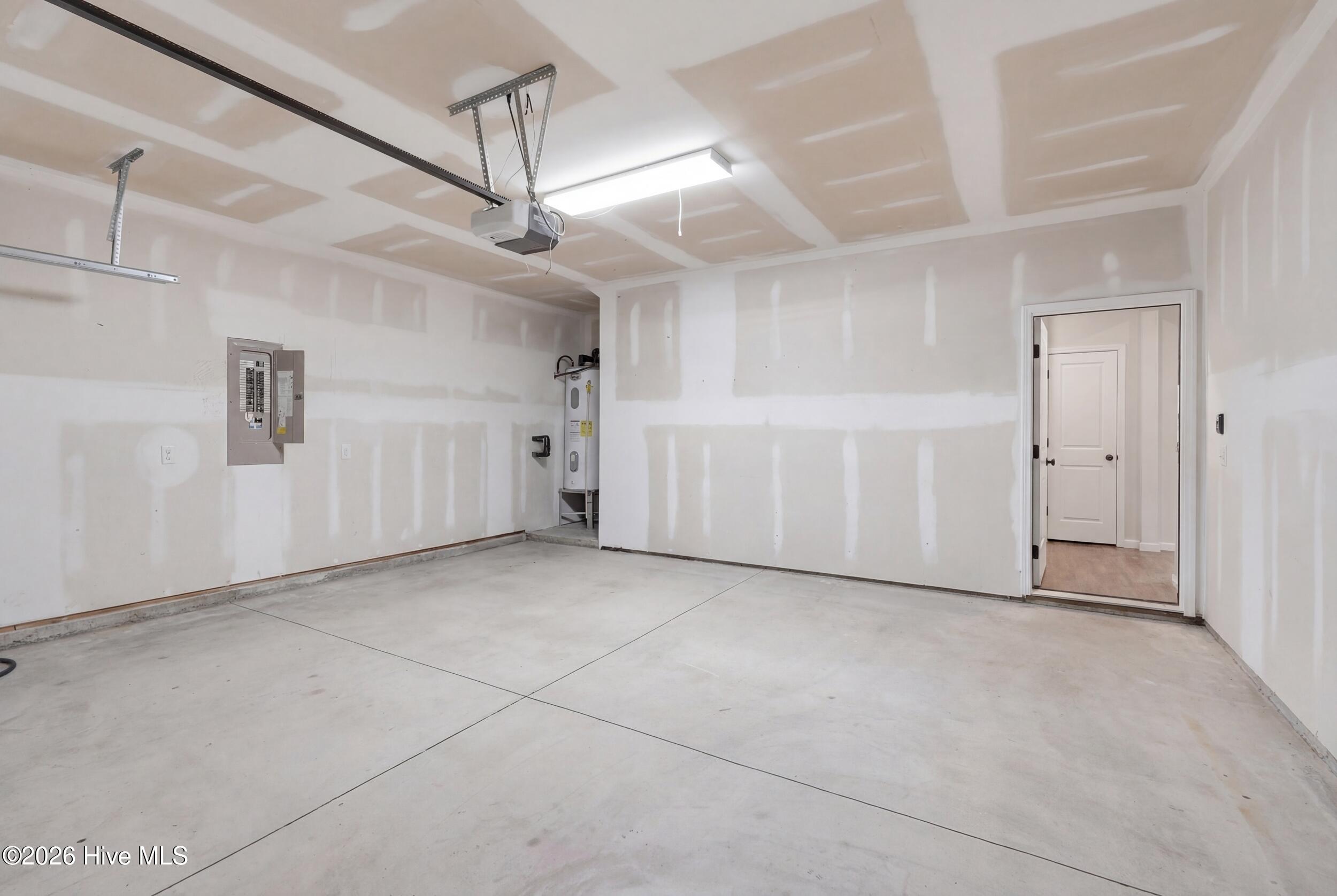 100561033 | Photo 35