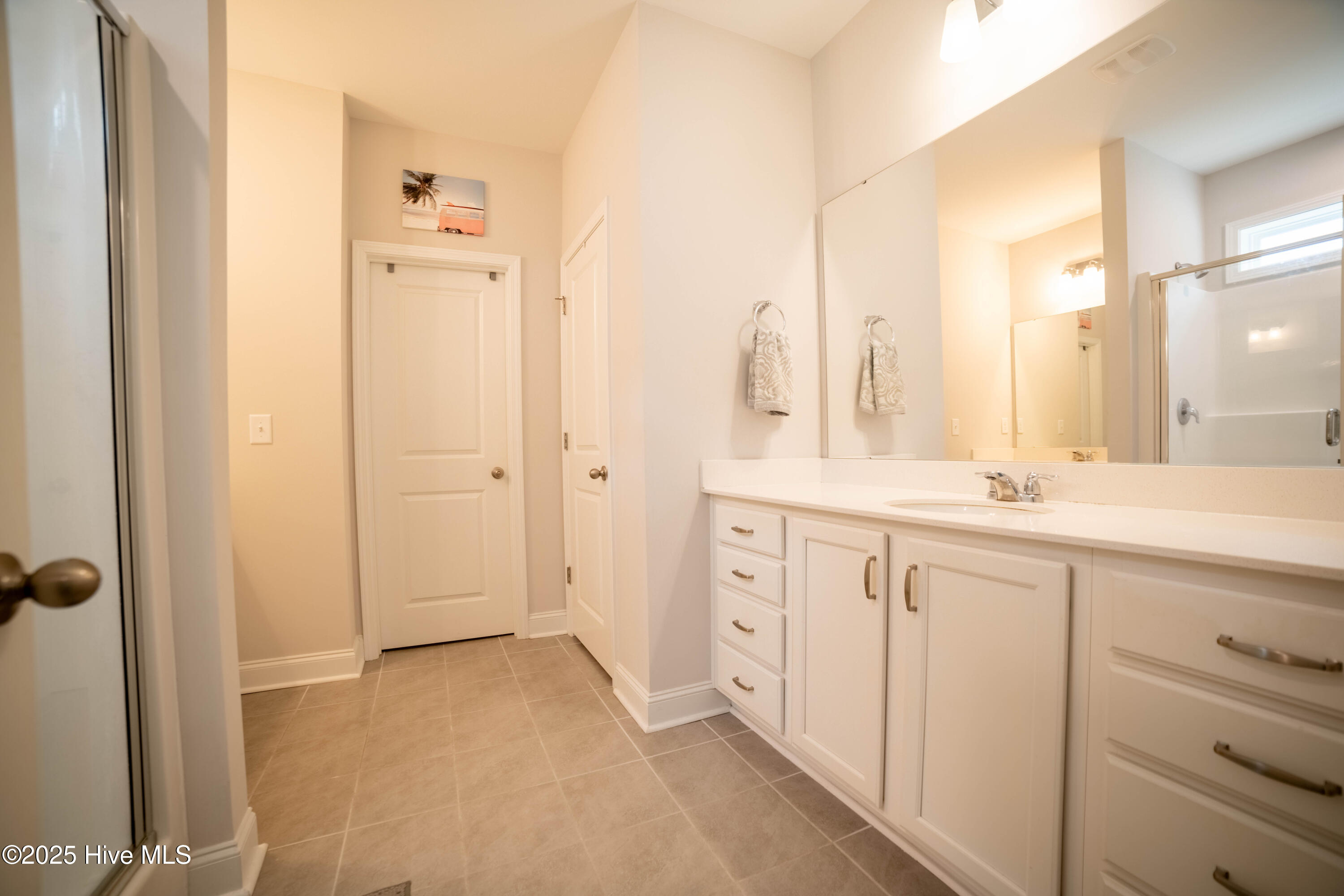 100535849 | Photo 11