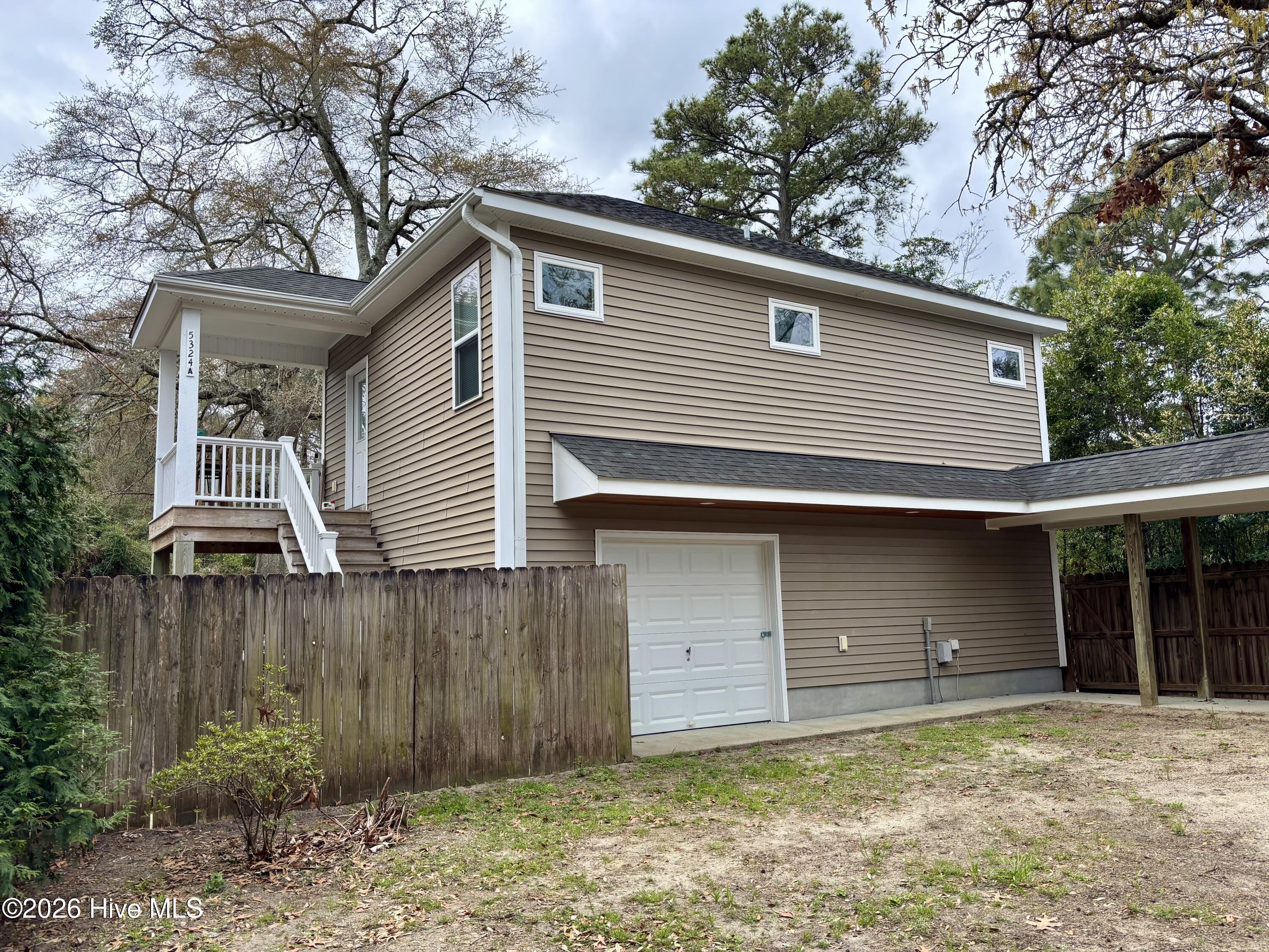 100561004 | Photo 26