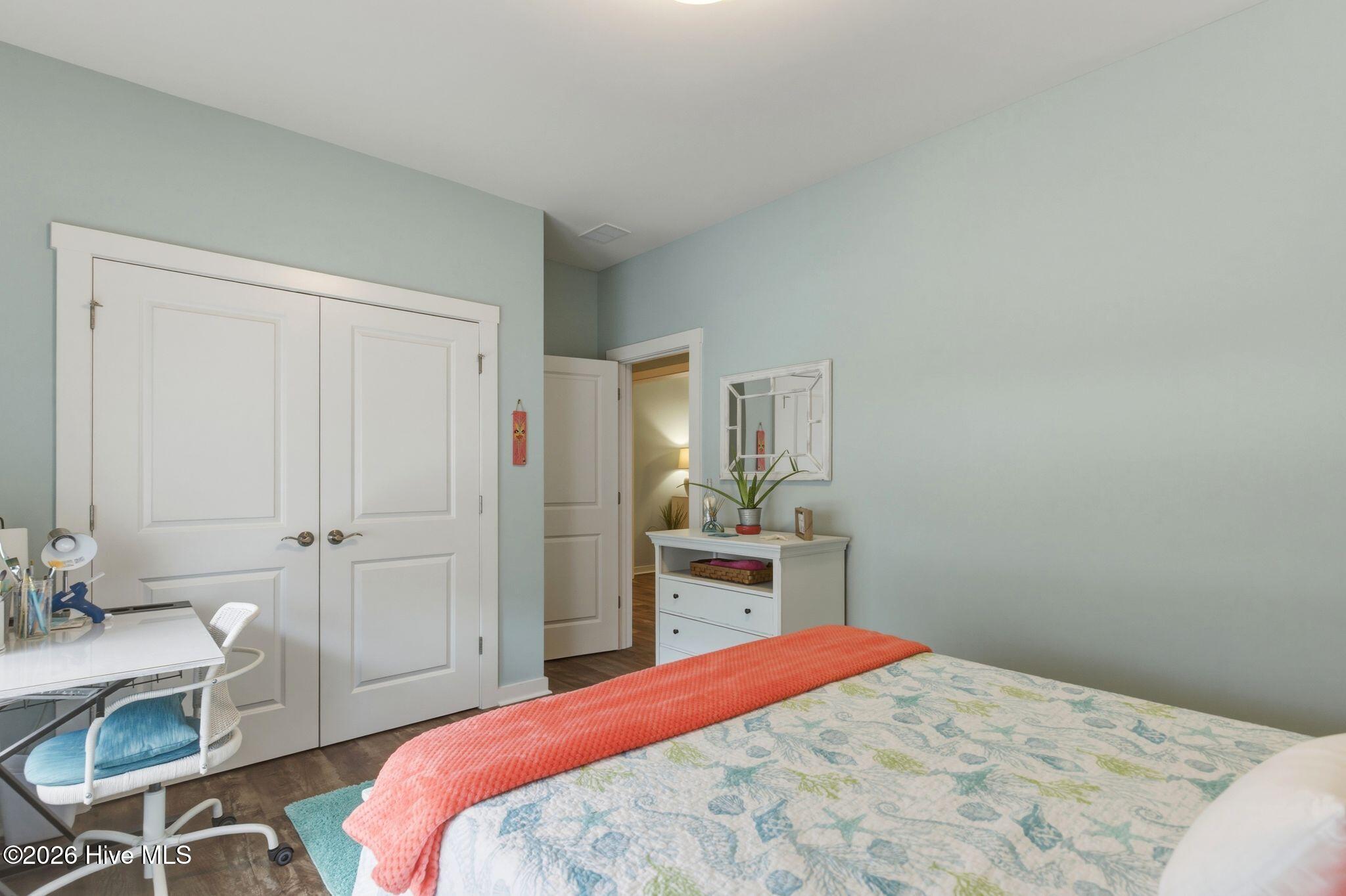 100560702 | Photo 56