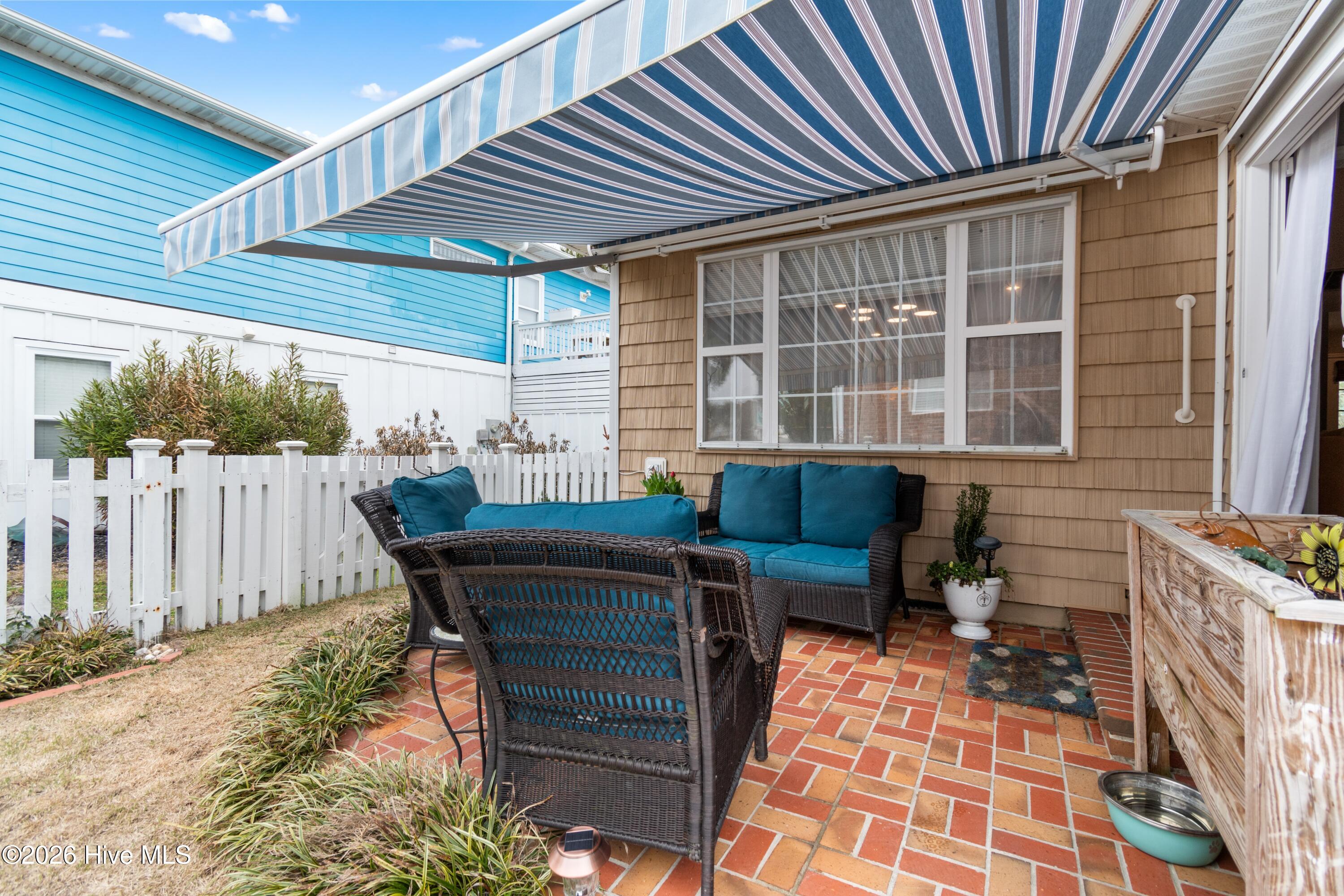 100558104 | Photo 50