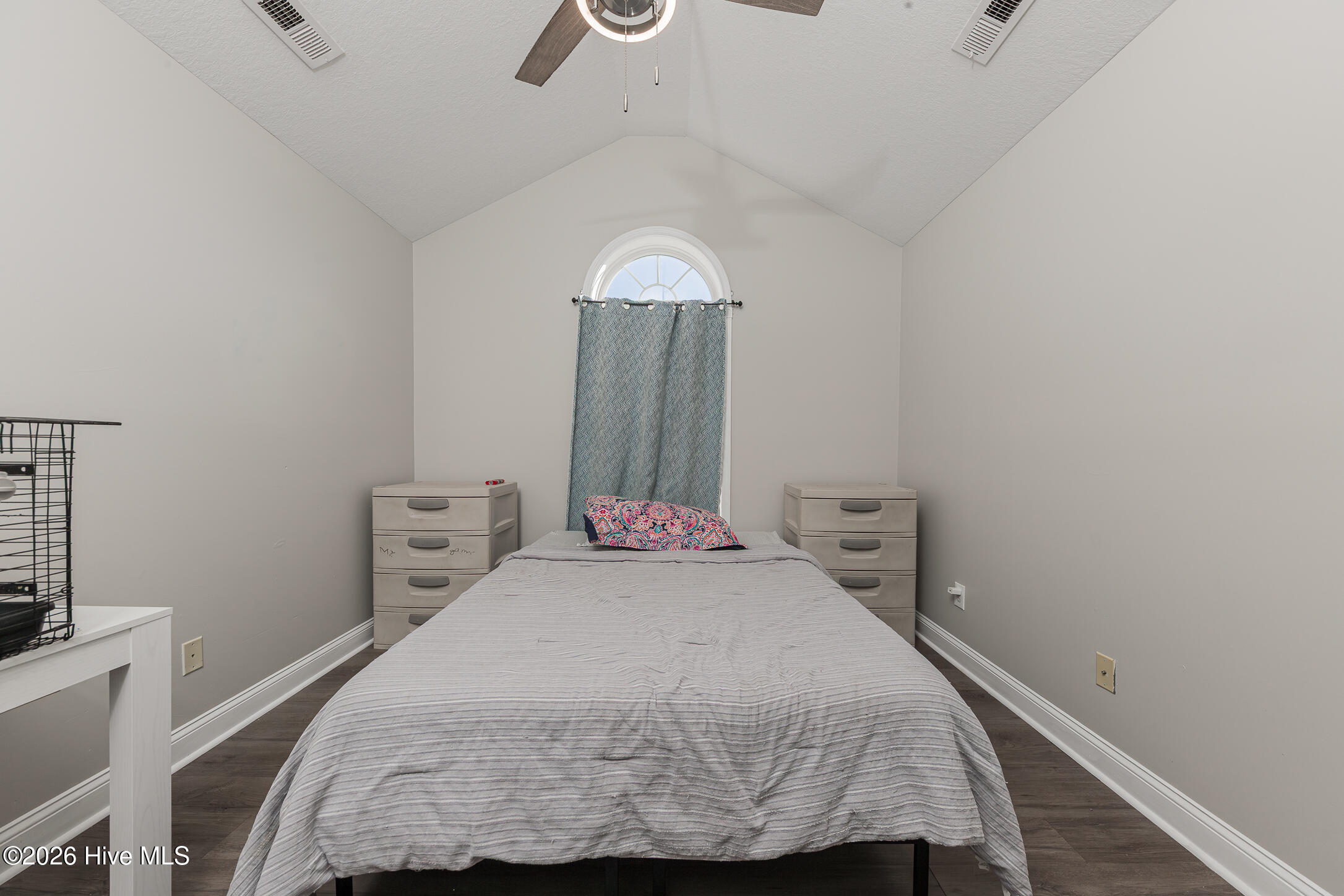 100550333 | Photo 35