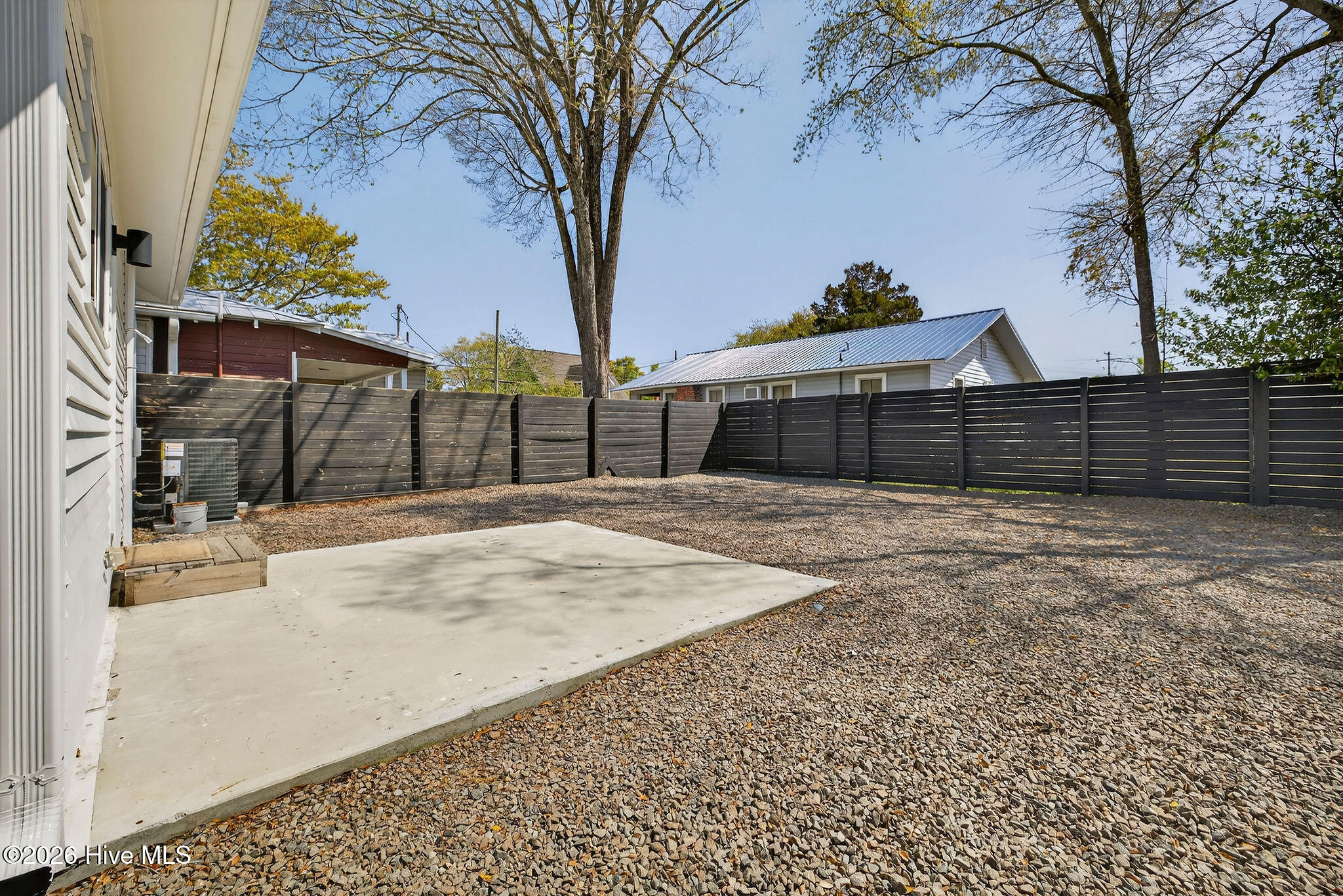 100563624 | Photo 36