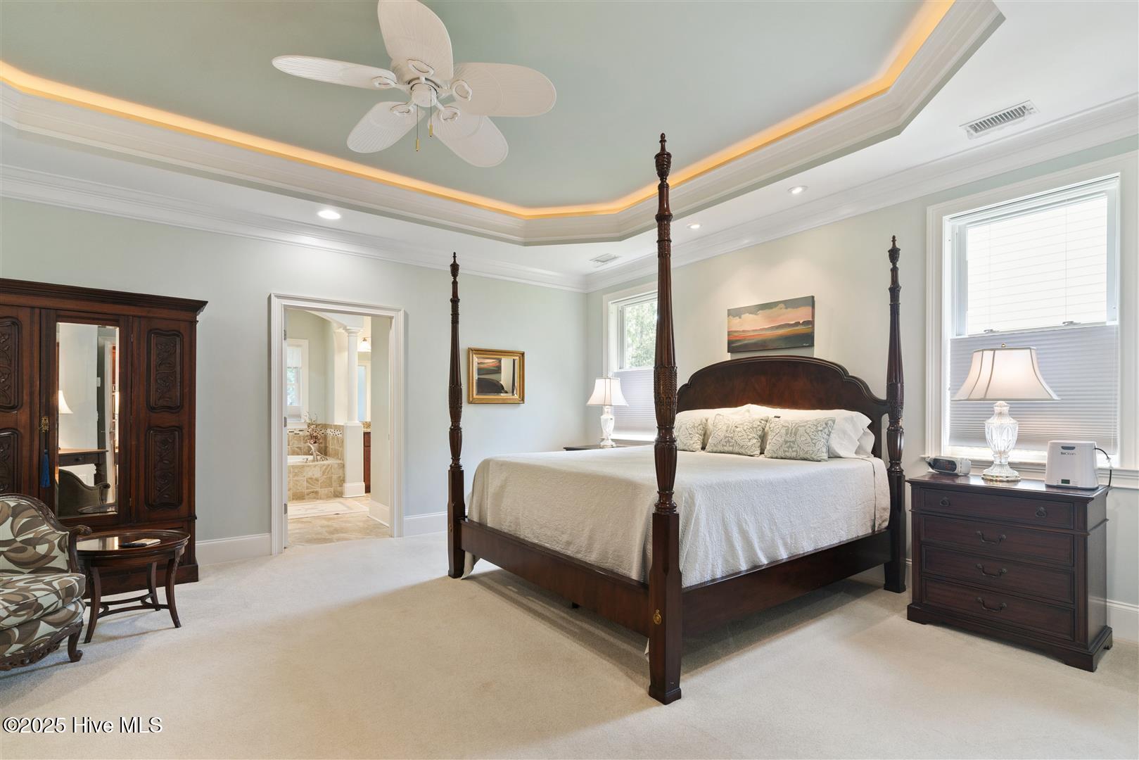 100518615 | Photo 40