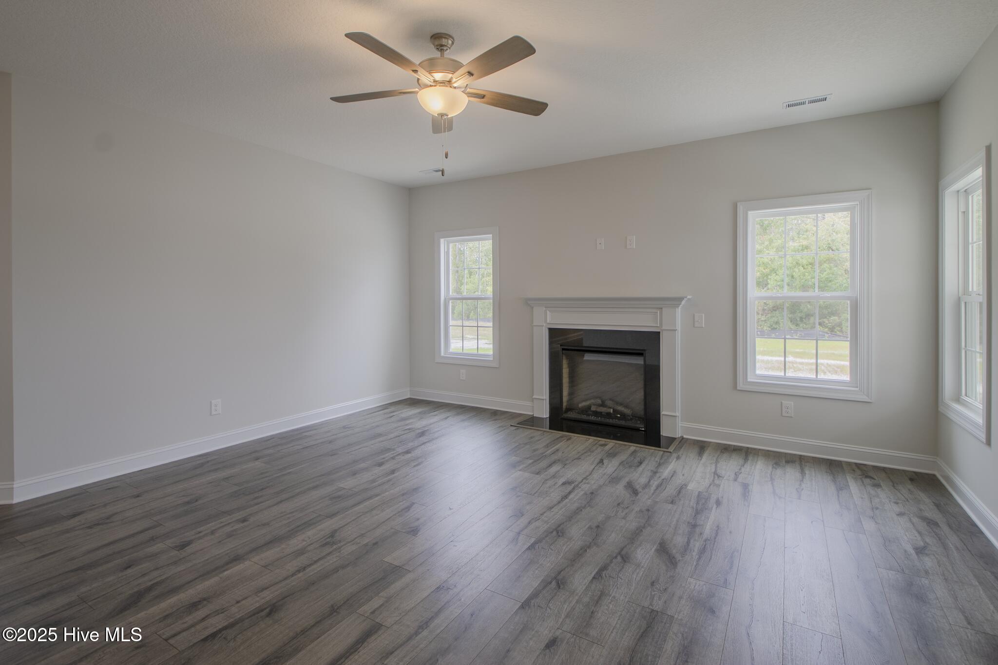 100493644 | Photo 12