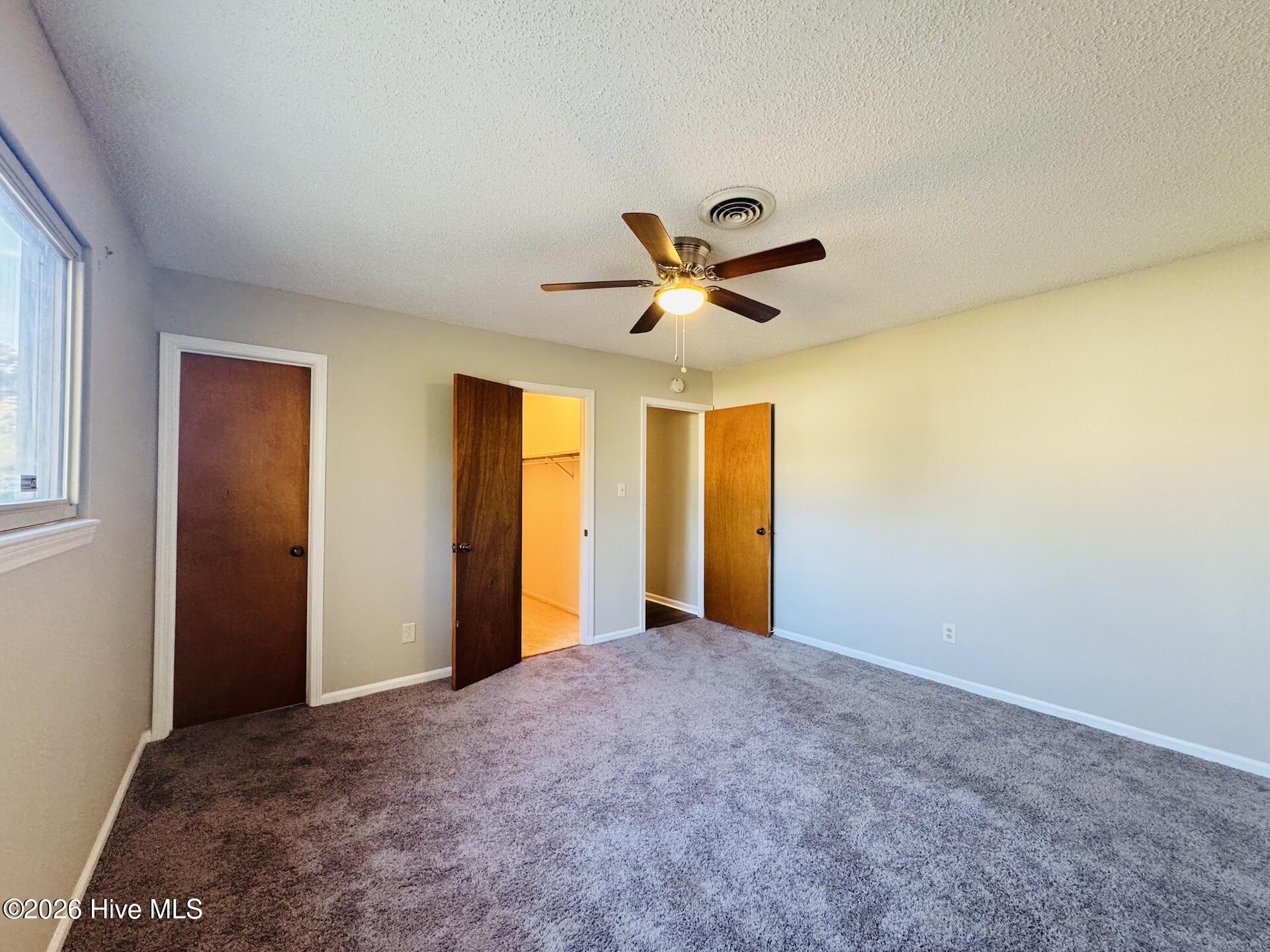 100561695 | Photo 11