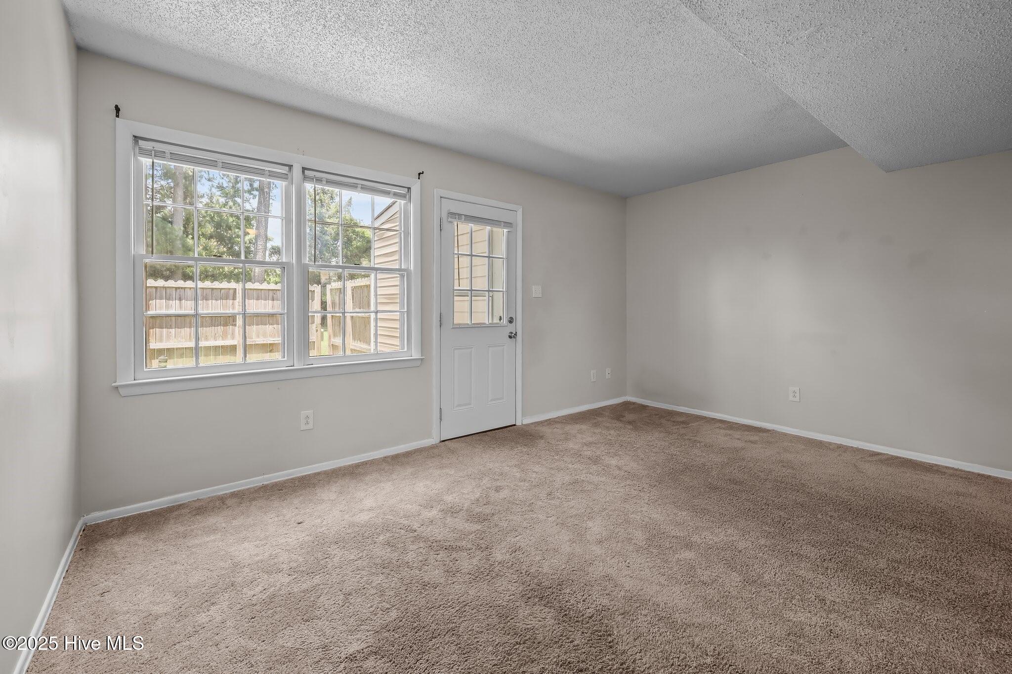 139 King George Court, Jacksonville, NC 28546 – photo 14: 14-web-or-mls-139 King George Court 030