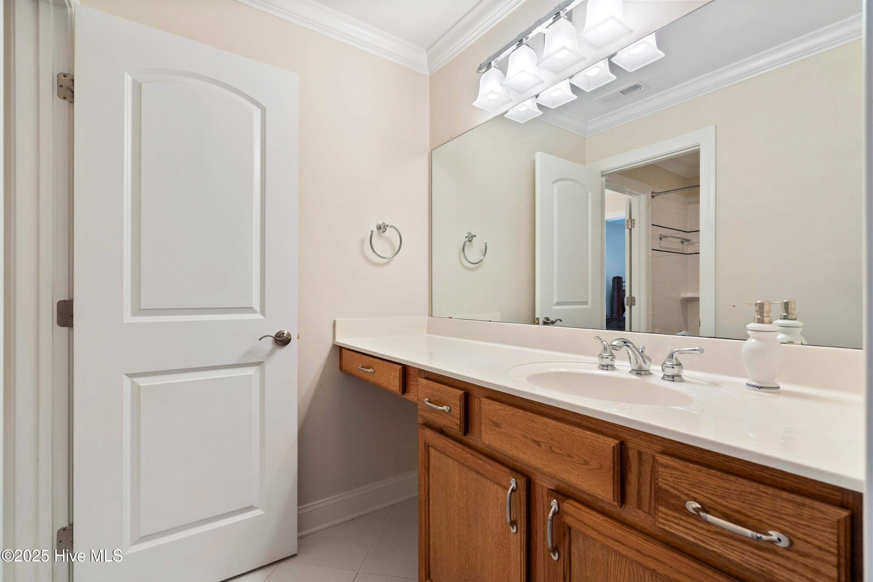 100518438 | Photo 54