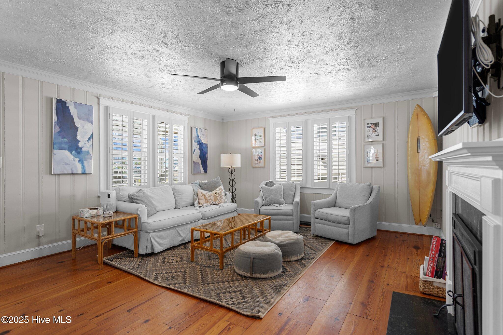 100532110 | Photo 19