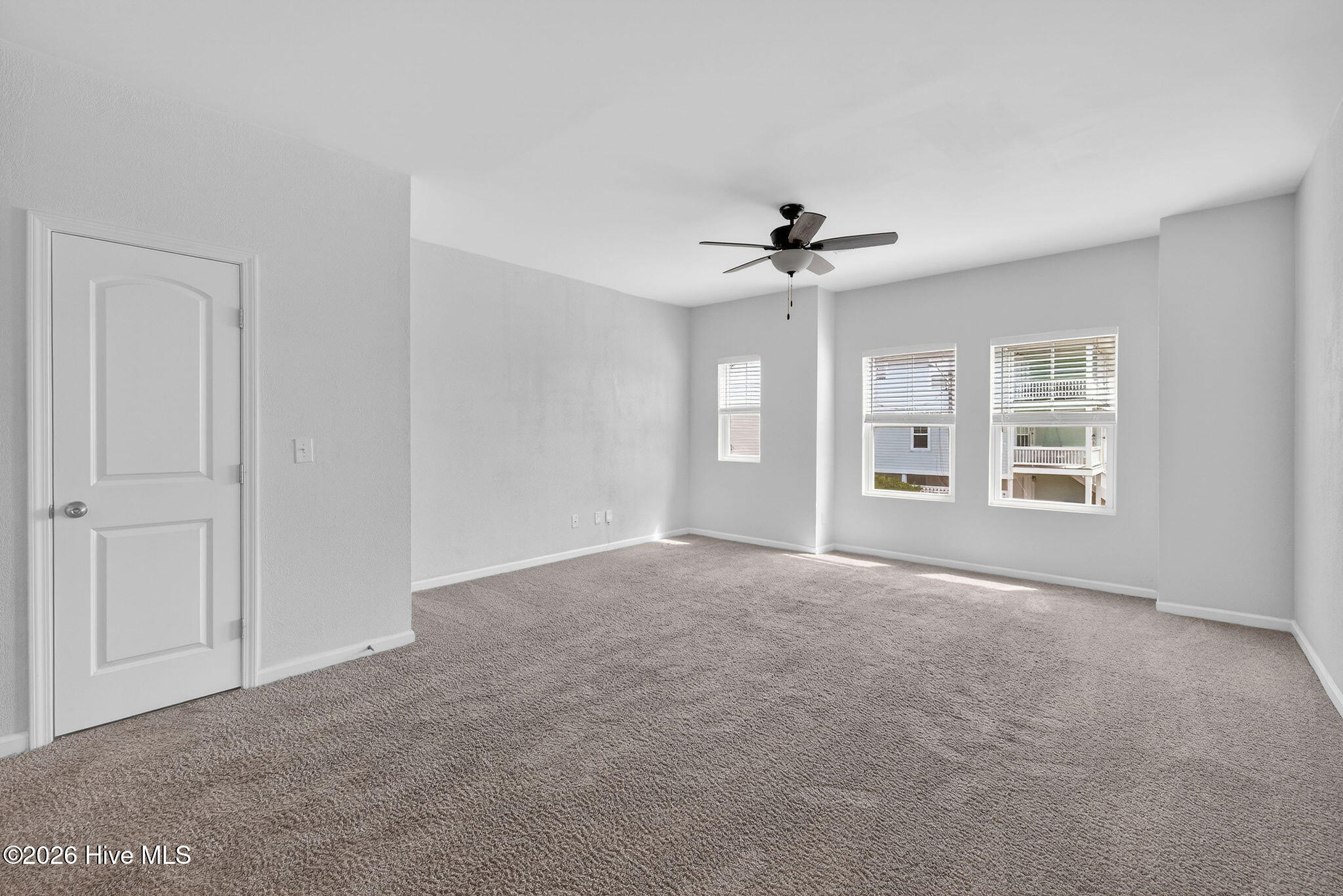 100563693 | Photo 23