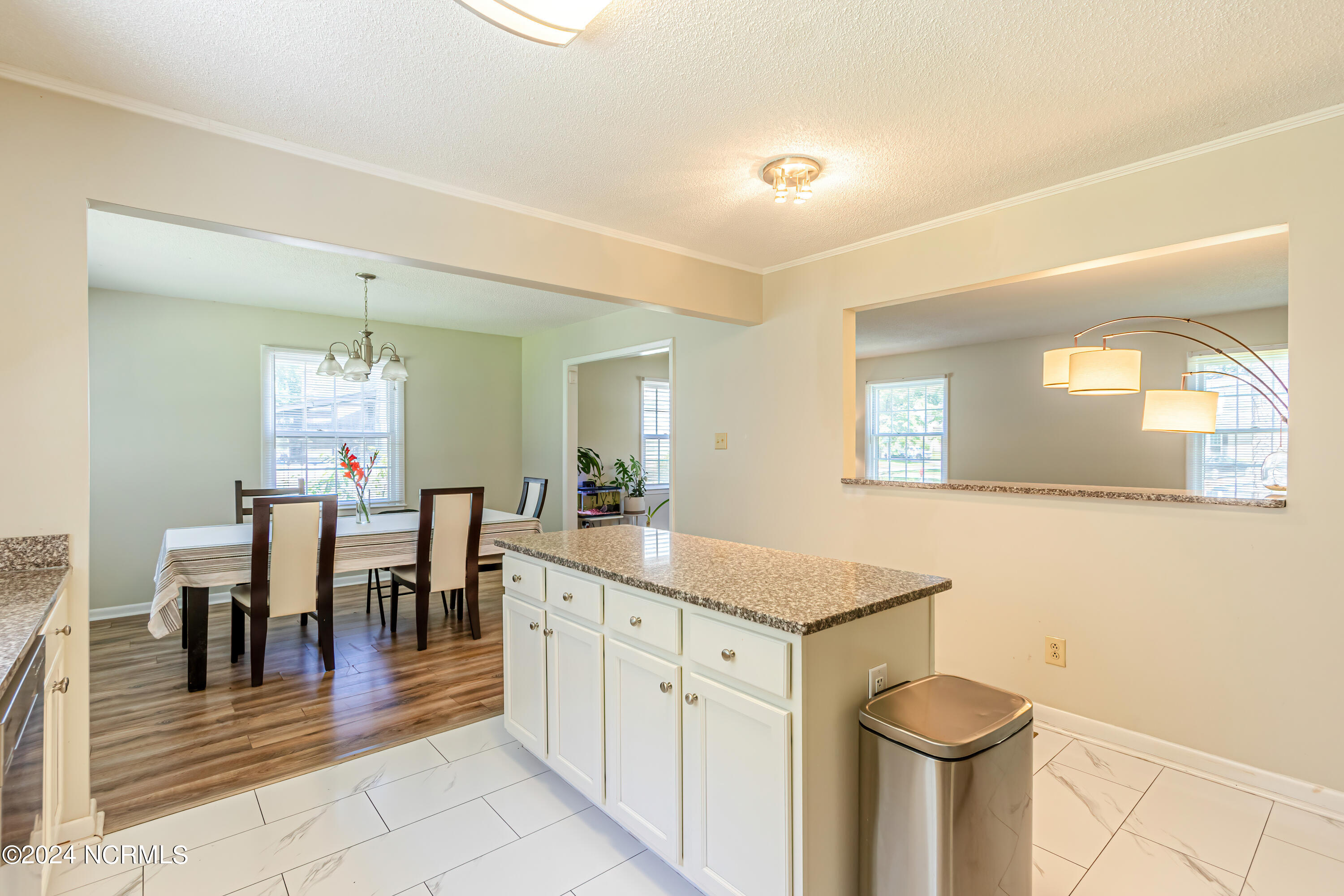 100448019 | Photo 17