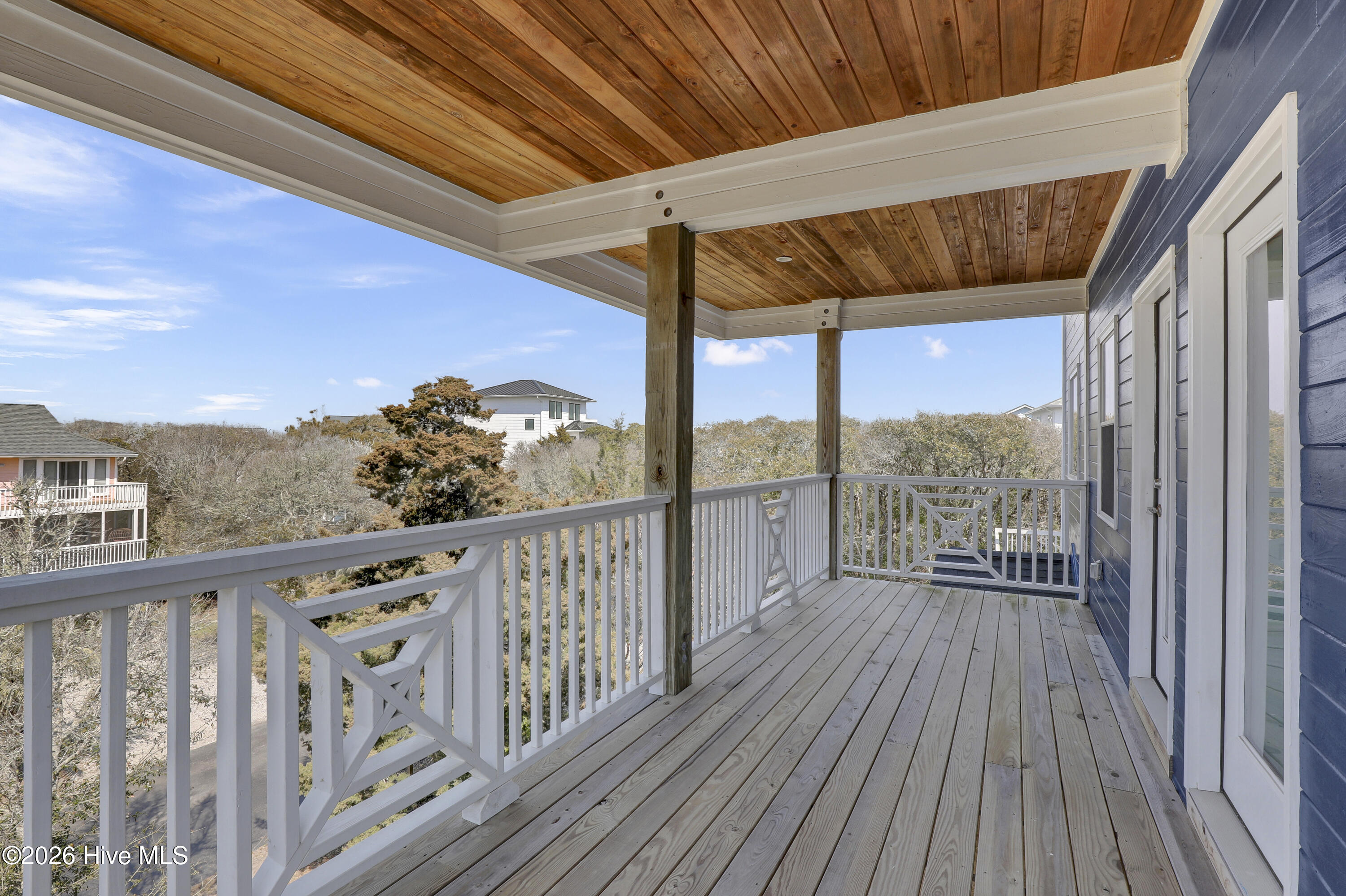 100551394 | Photo 38