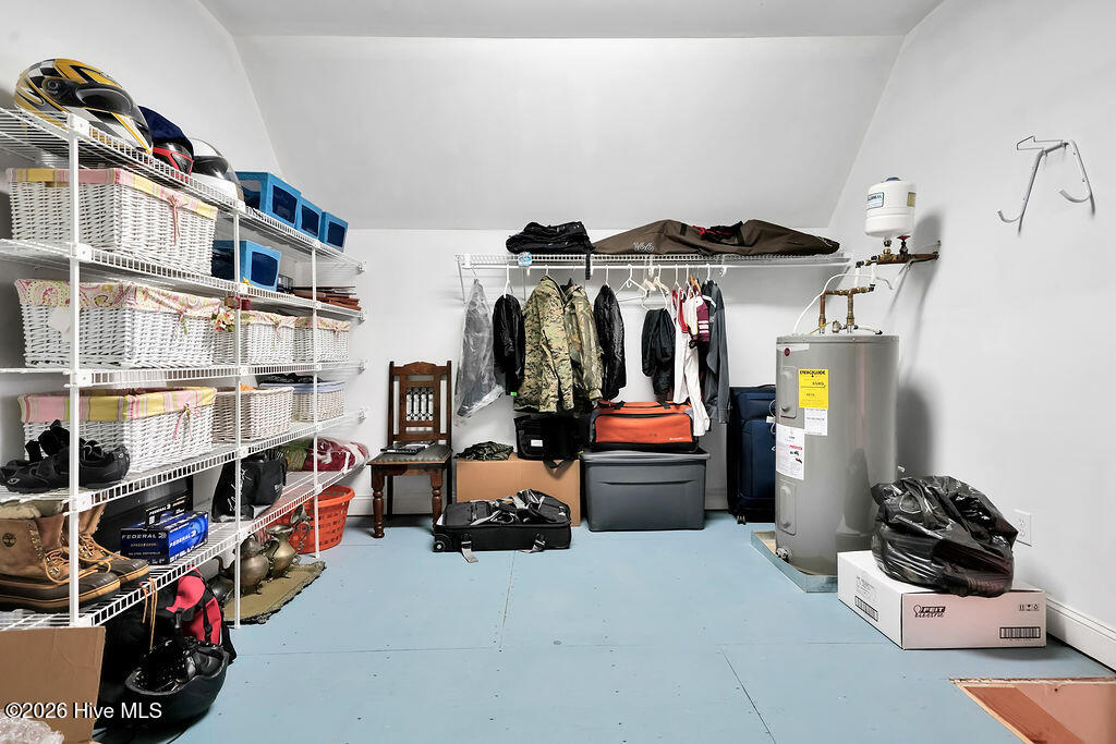 100564190 | Photo 31