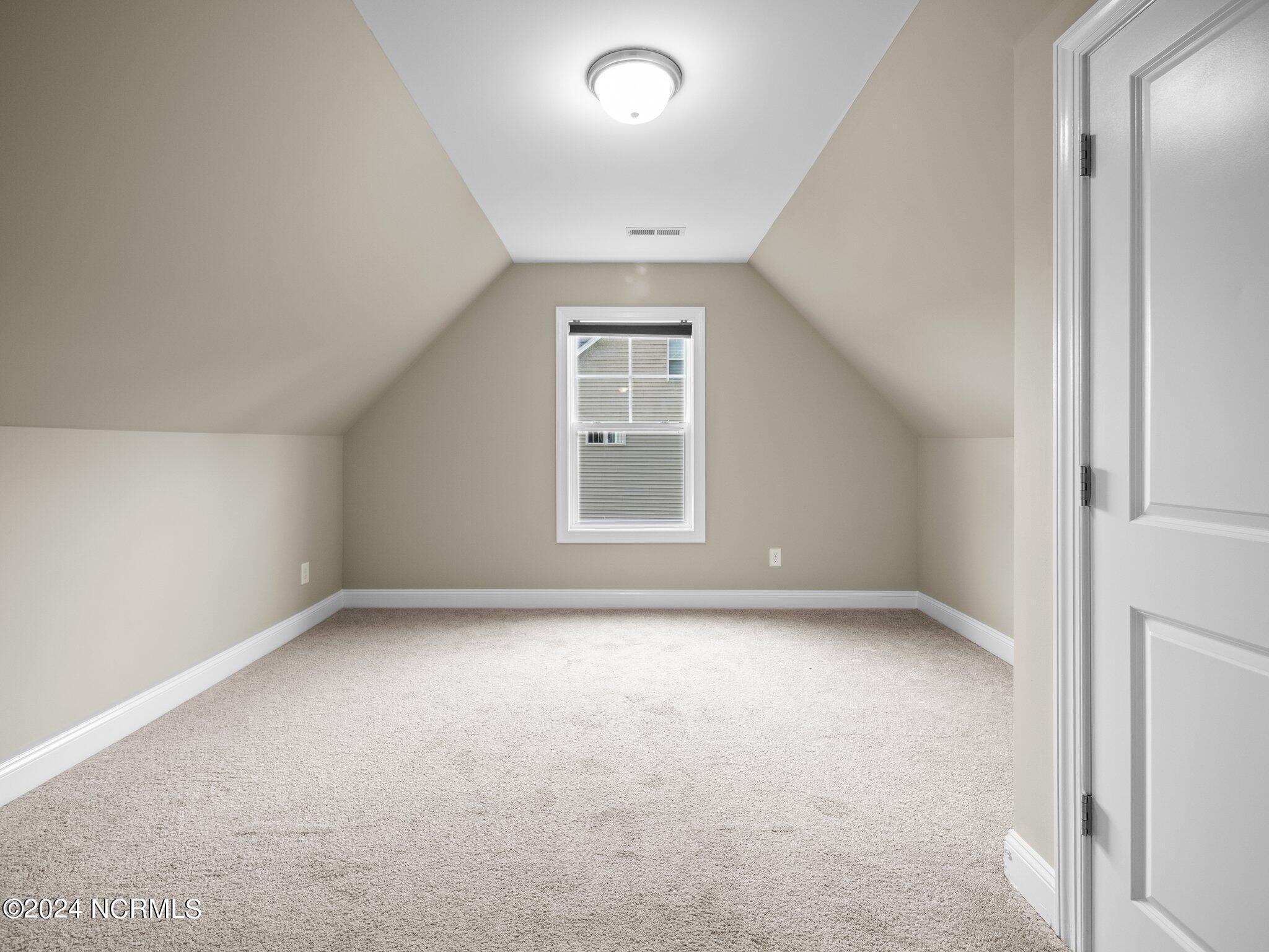 100557405 | Photo 30