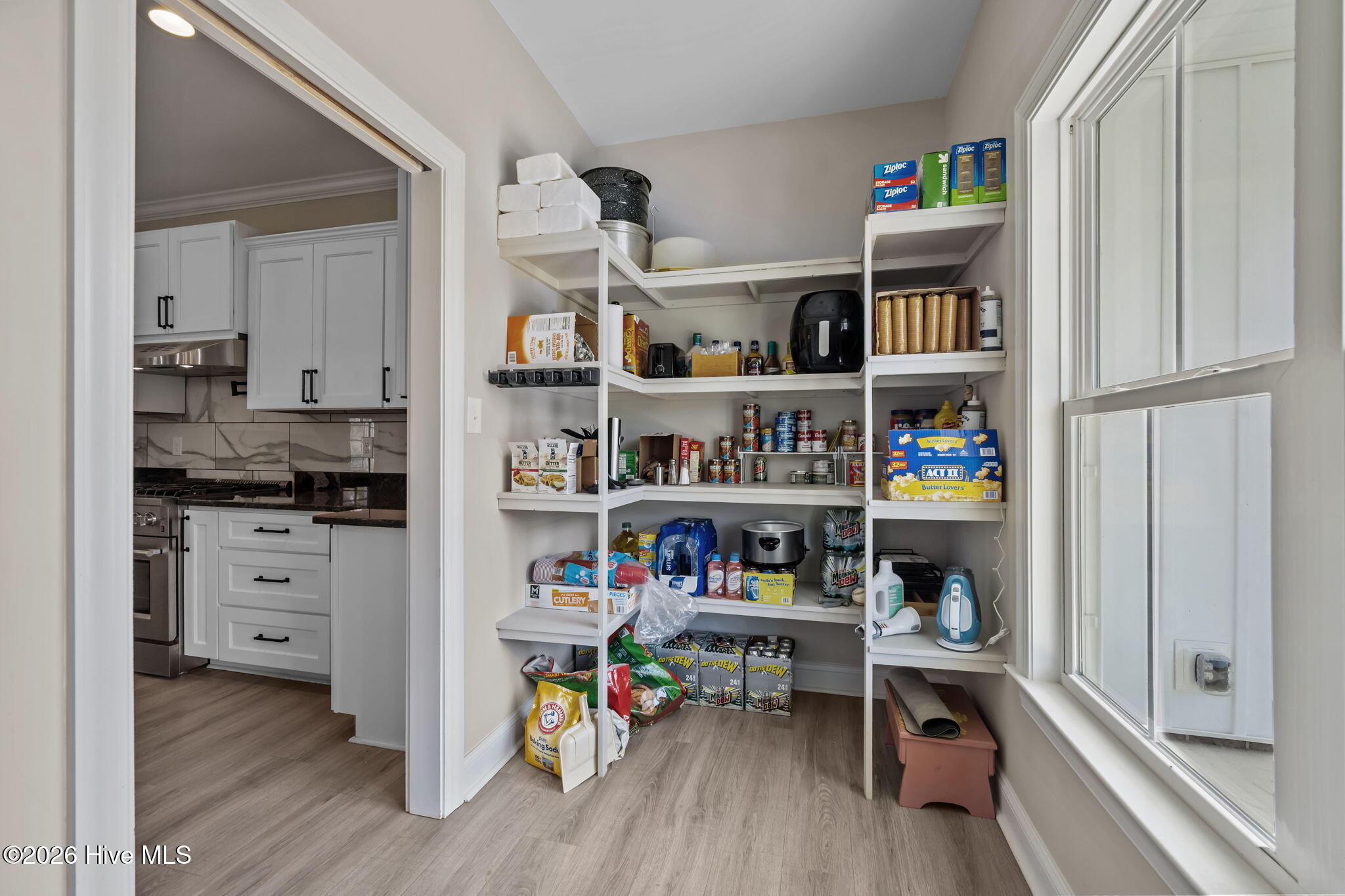 100564402 | Photo 15