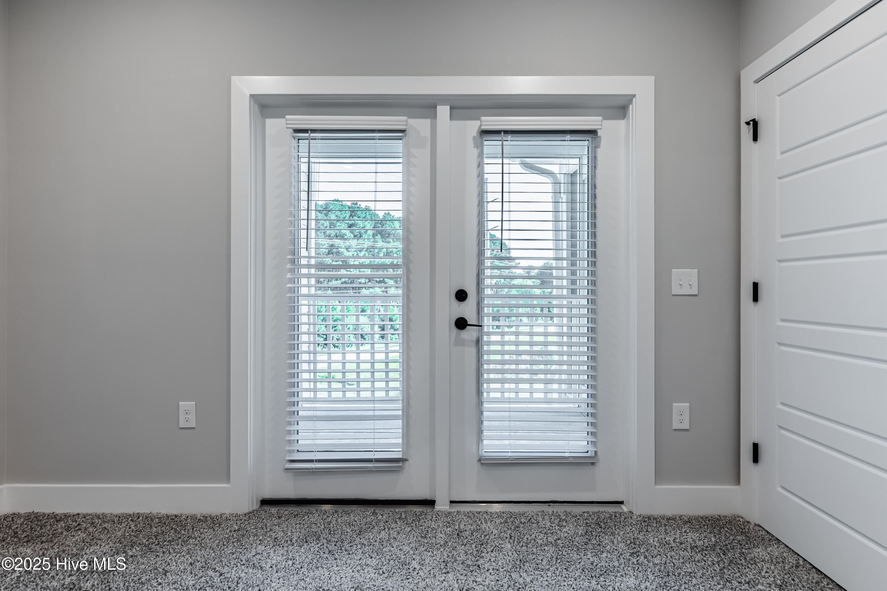 100529359 | Photo 22