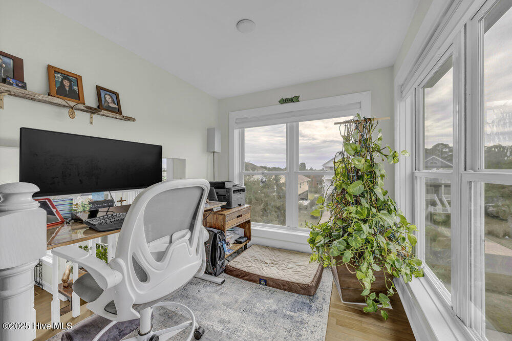 100542782 | Photo 19