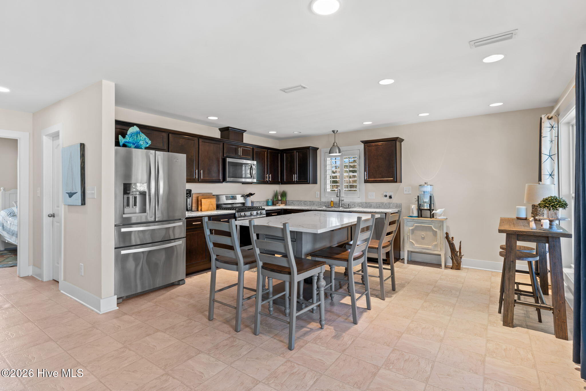 100560331 | Photo 14