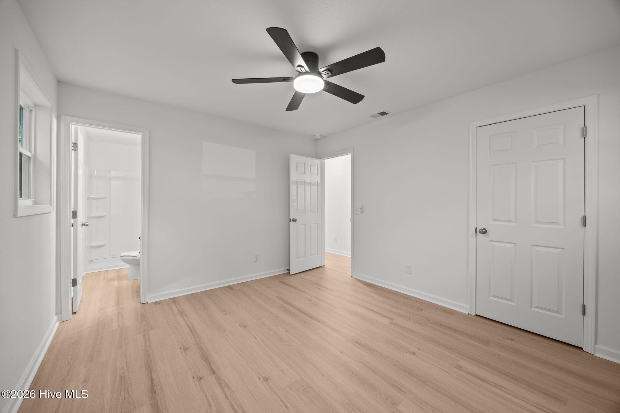 100548190 | Photo 17