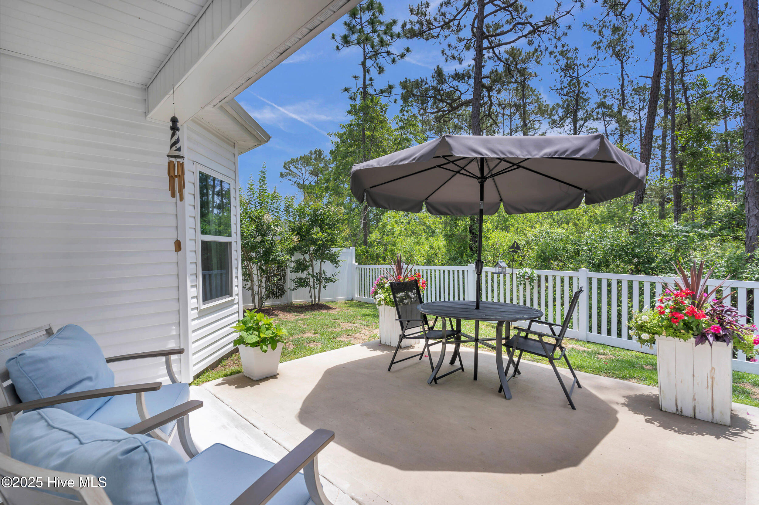 100510048 | Photo 26