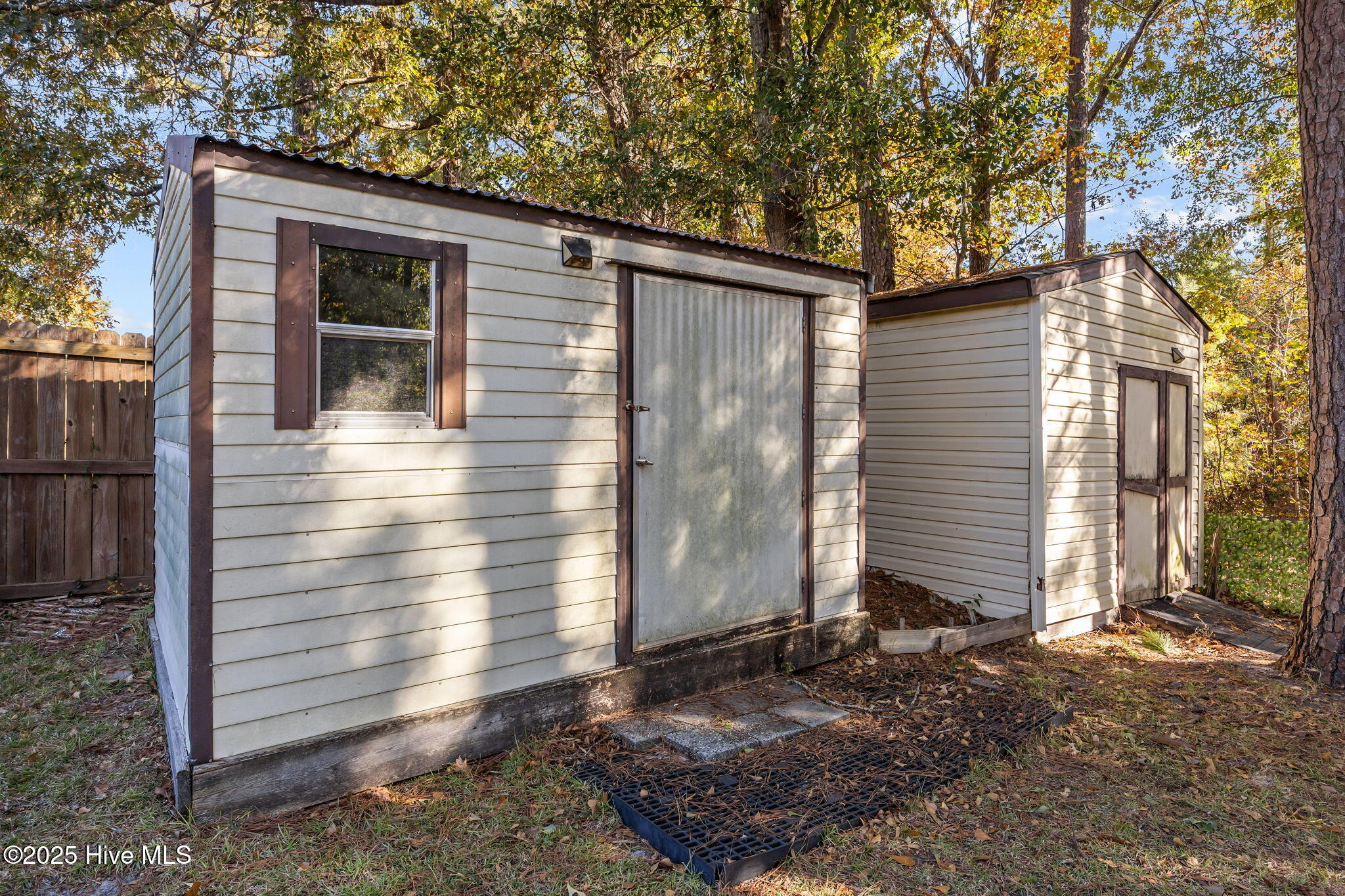 100541595 | Photo 51