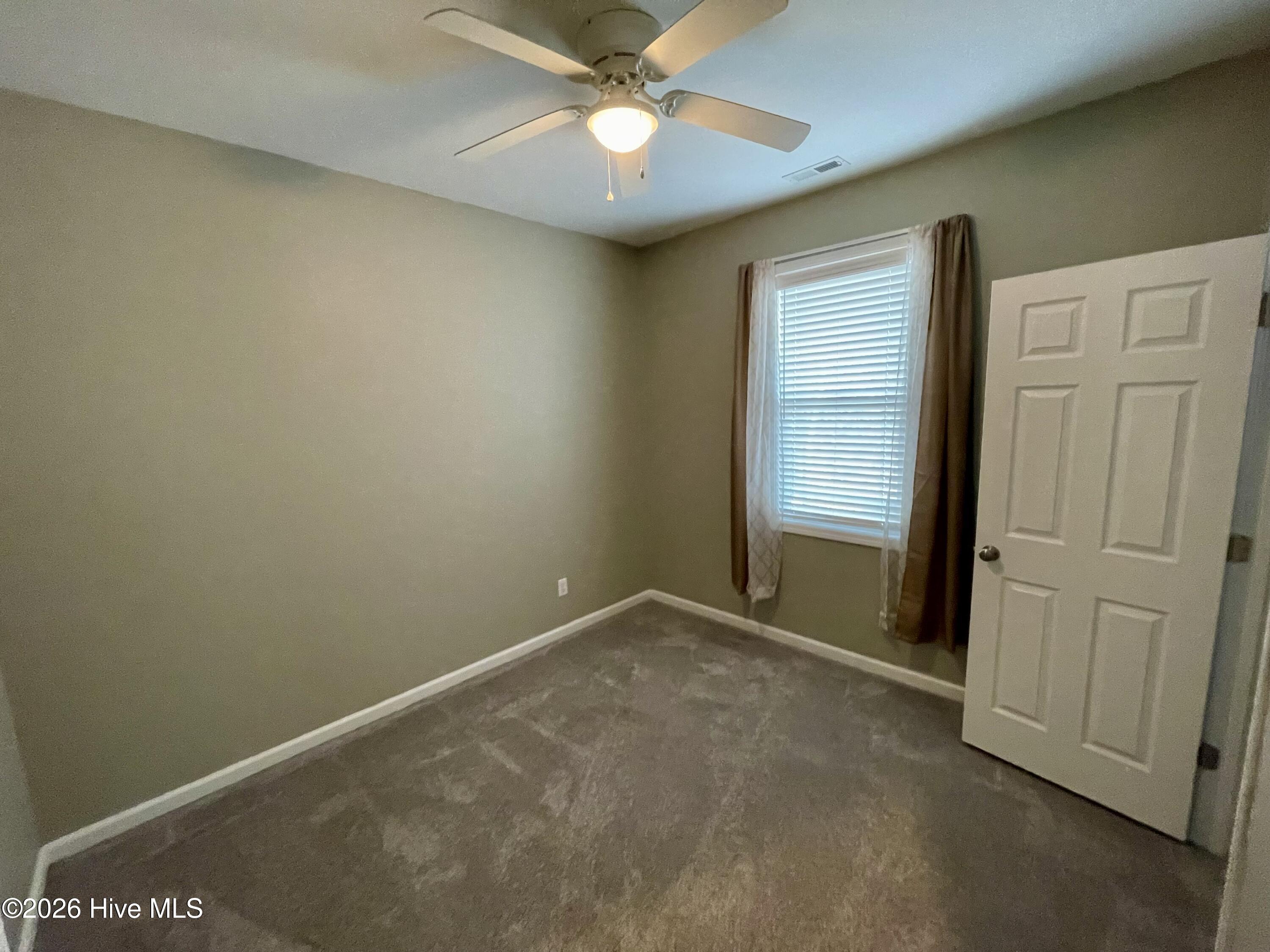 100560994 | Photo 16