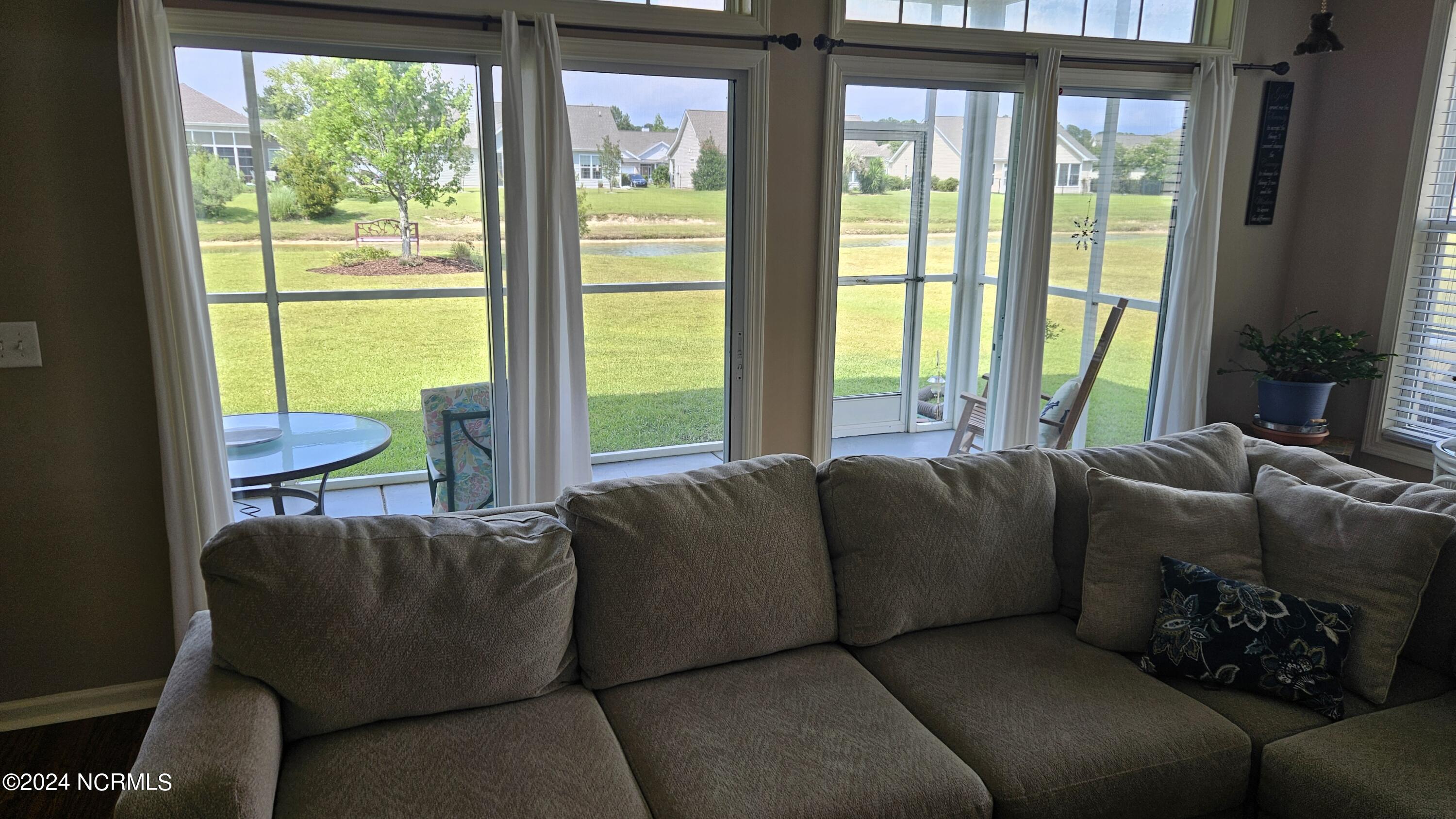 100565741 | Photo 25