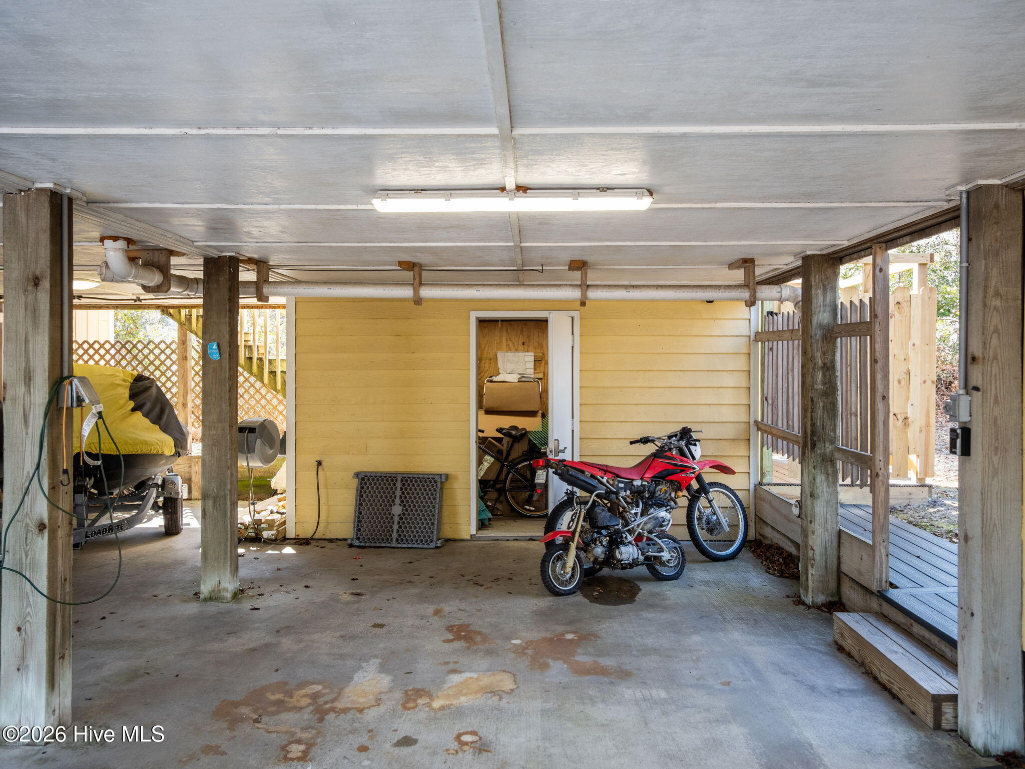 100556507 | Photo 48