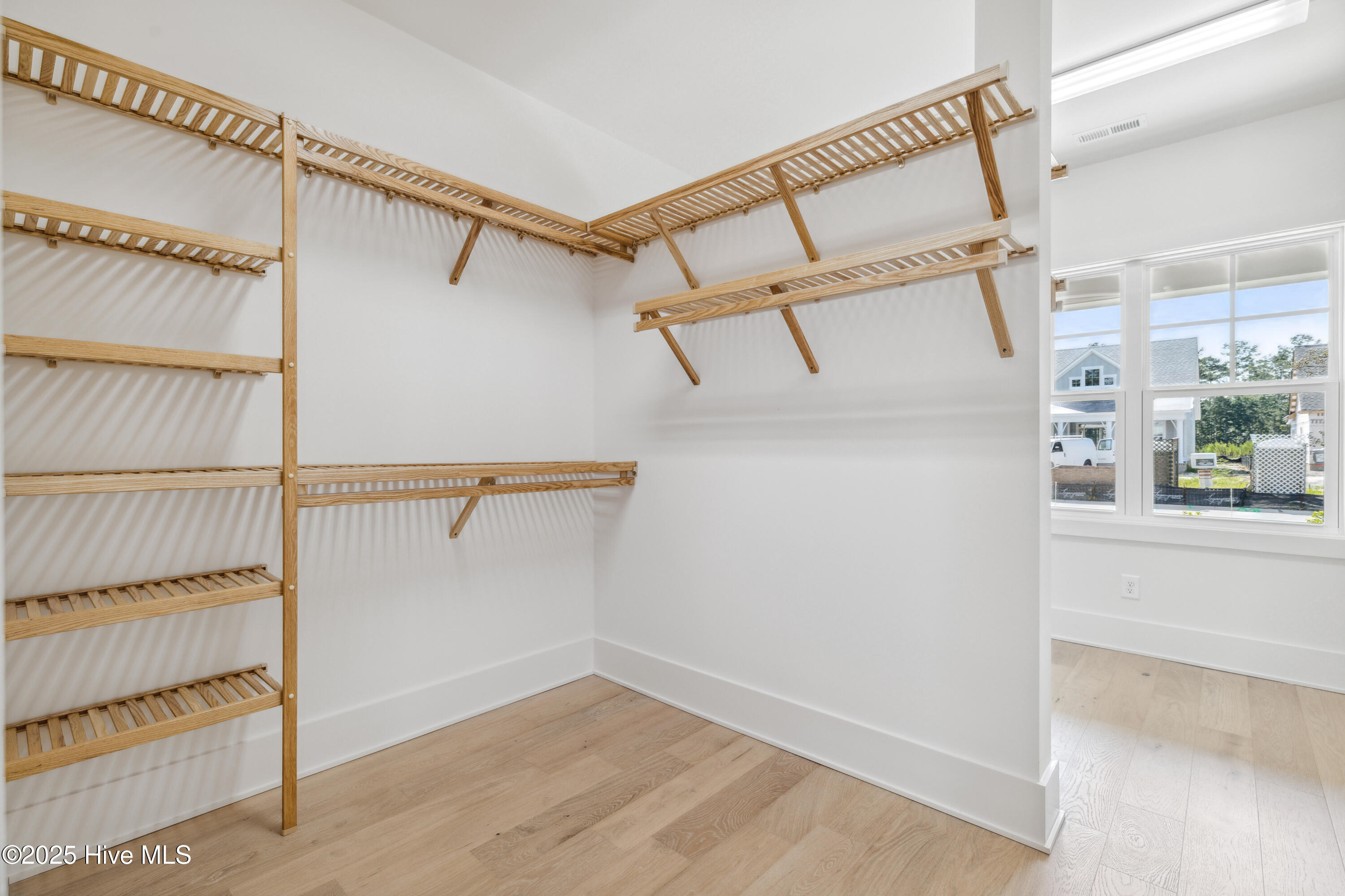 100523457 | Photo 42