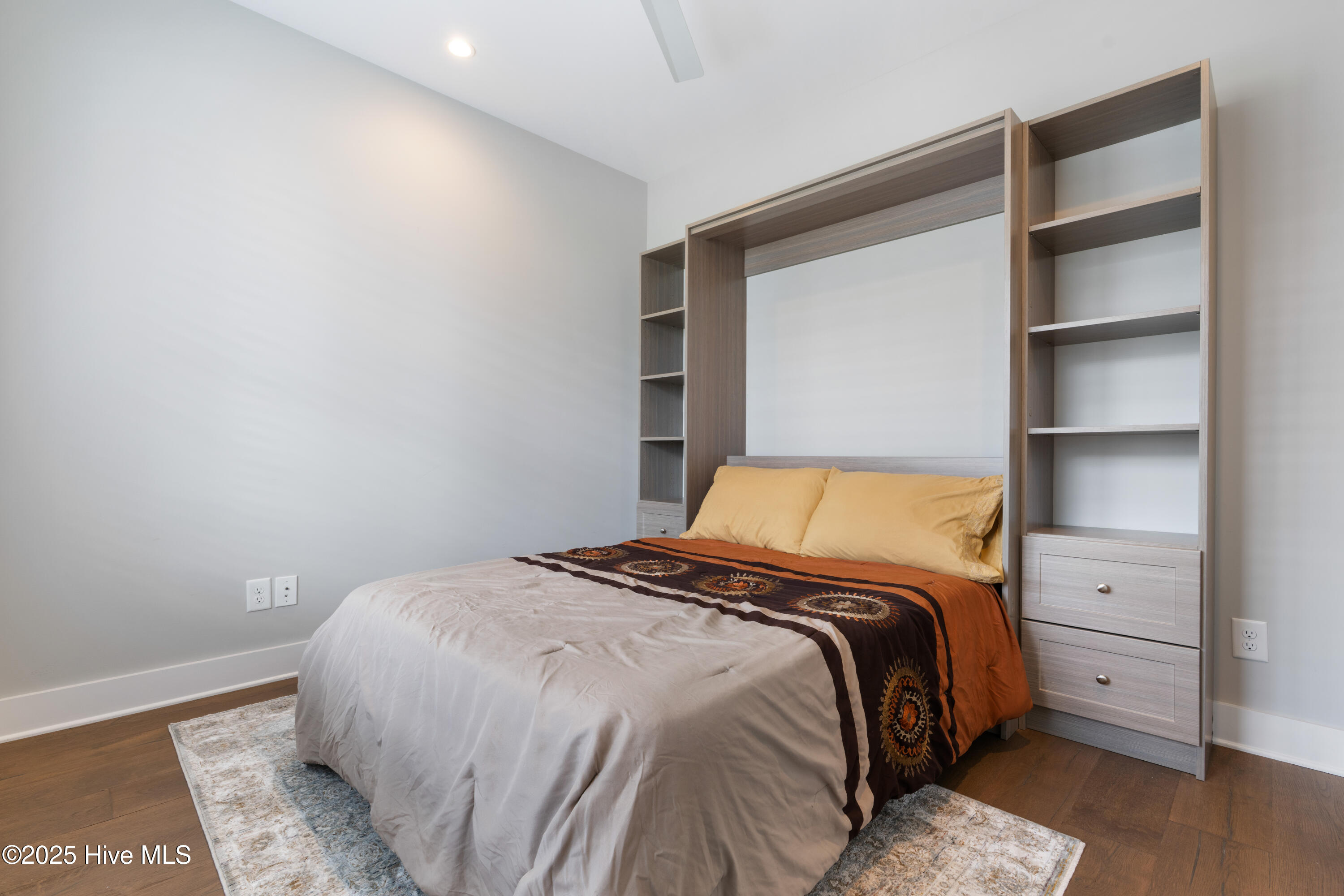 100517638 | Photo 25